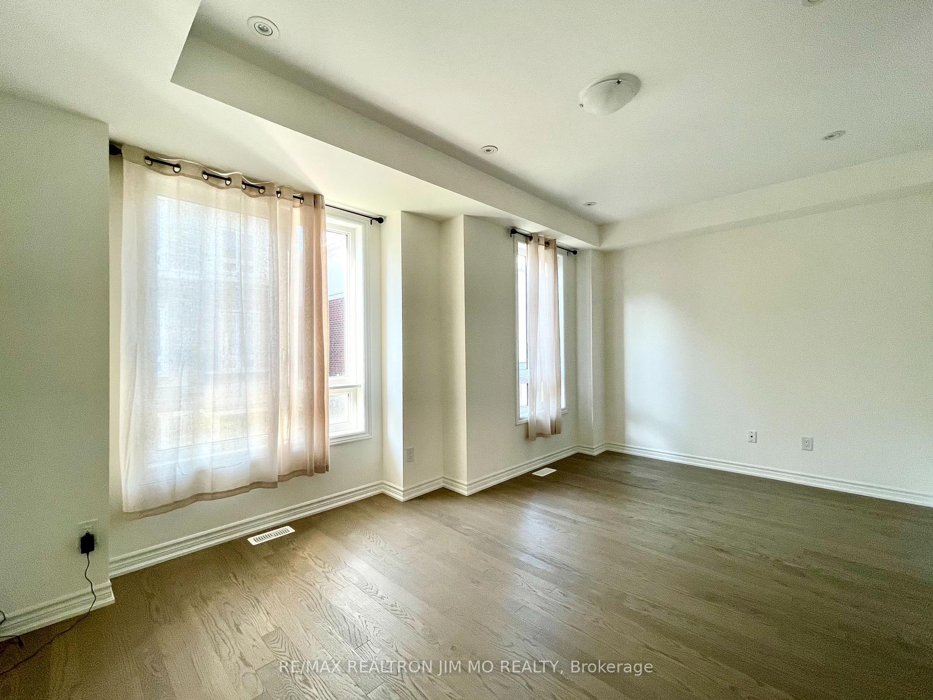 Photo 7 of 26 Imperial College Lane, Markham, Wismer — HOMEH