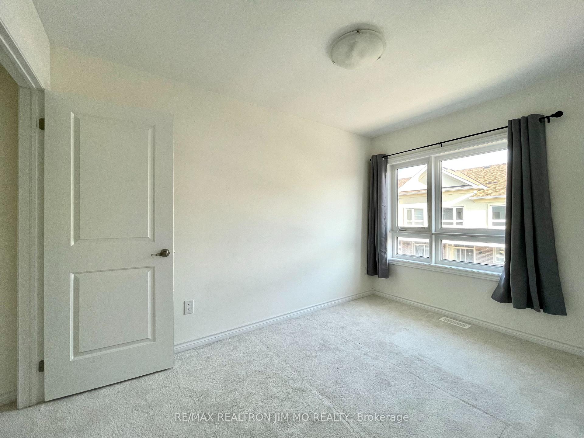 Photo 13 of 26 Imperial College Lane, Markham, Wismer — HOMEH