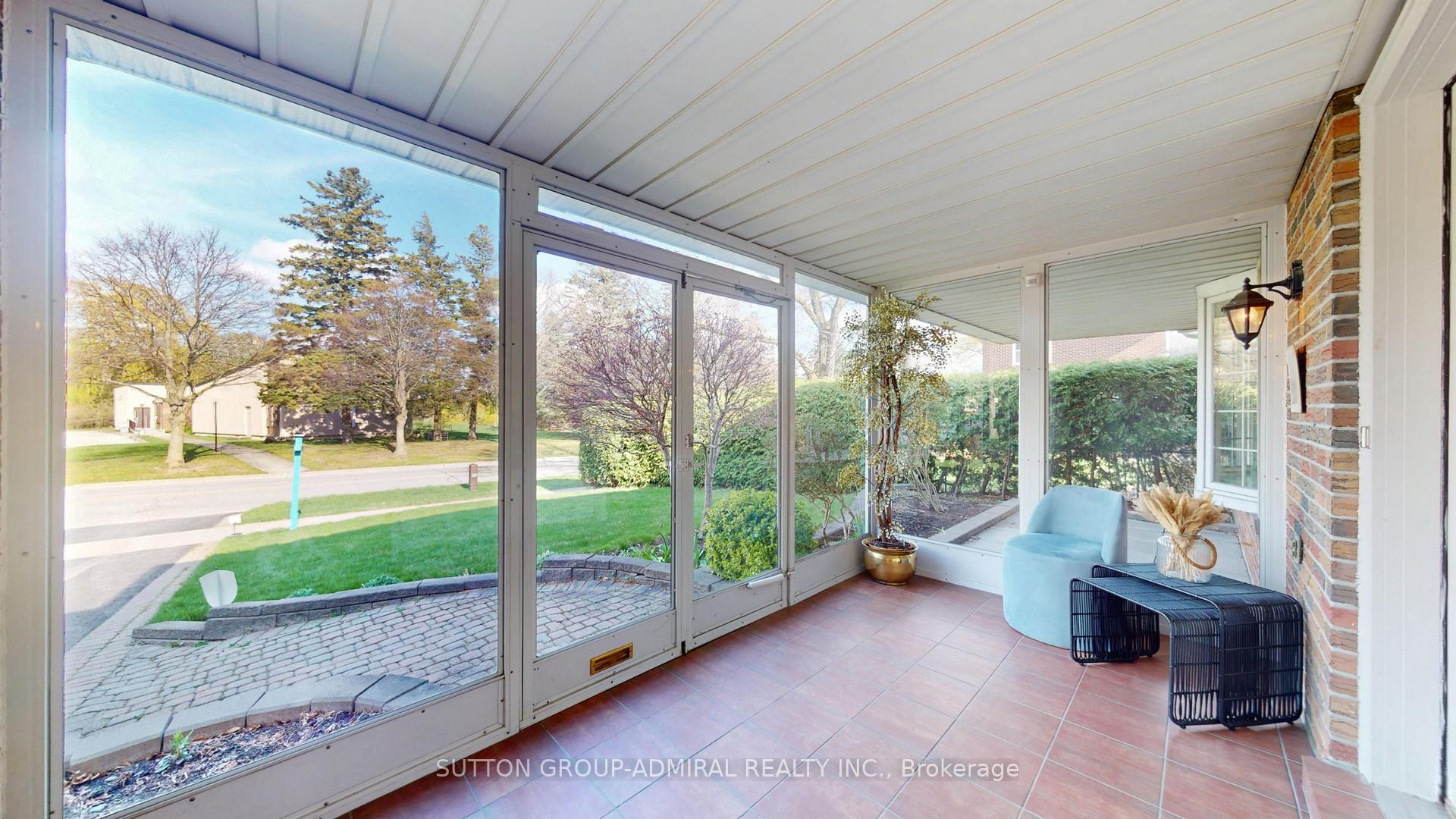 Photo 7 of 150 Bay Thorn Drive, Markham, Royal Orchard — HOMEH