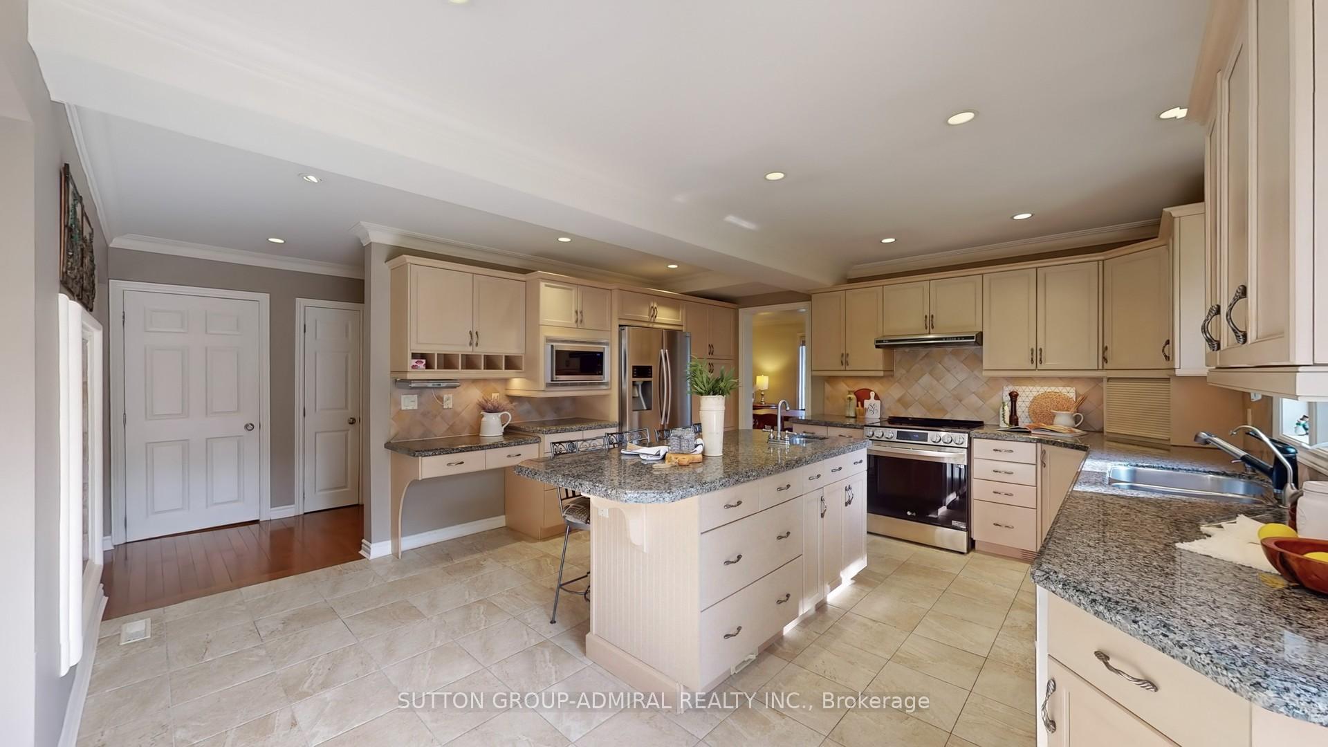 Photo 18 of 150 Bay Thorn Drive, Markham, Royal Orchard — HOMEH