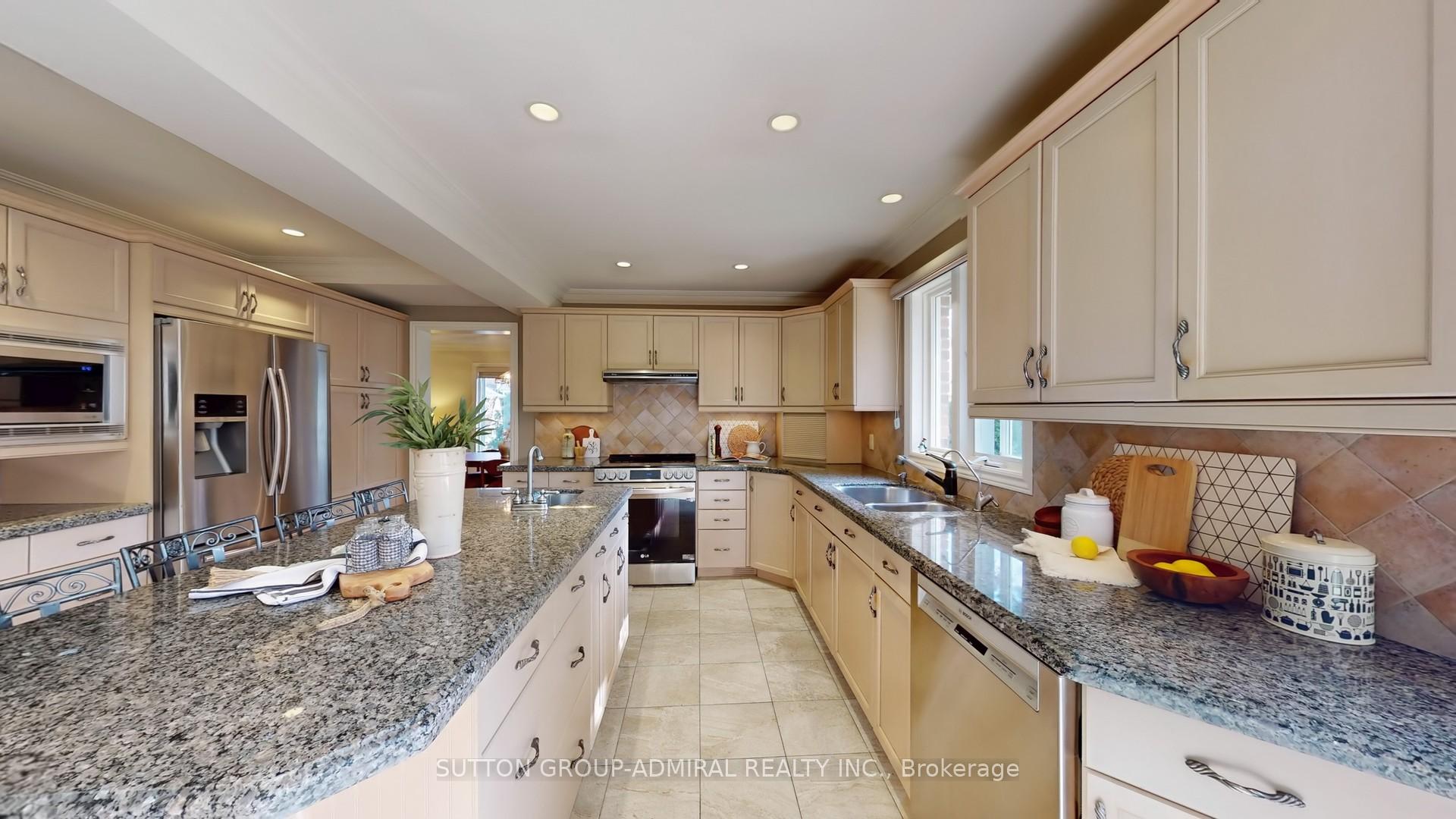 Photo 19 of 150 Bay Thorn Drive, Markham, Royal Orchard — HOMEH