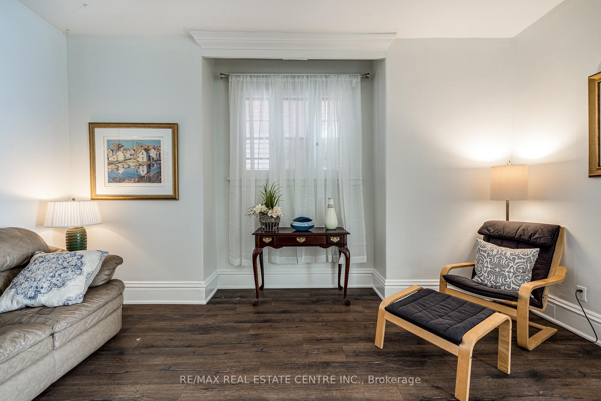 Photo 6 of Unit 1, 106 Dunsmure Road, Hamilton, Stipley — HOMEH