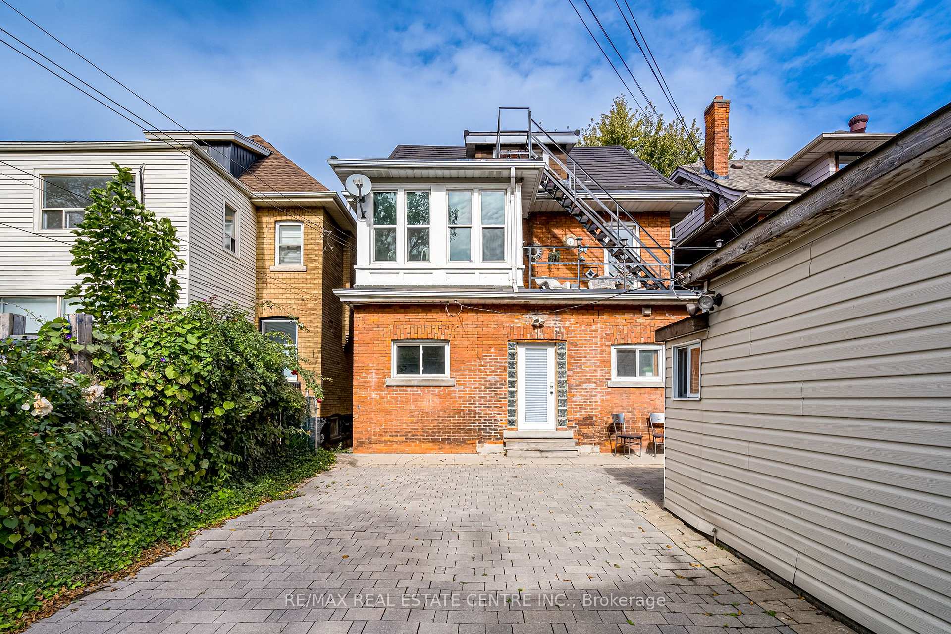 Photo 11 of Unit 1, 106 Dunsmure Road, Hamilton, Stipley — HOMEH