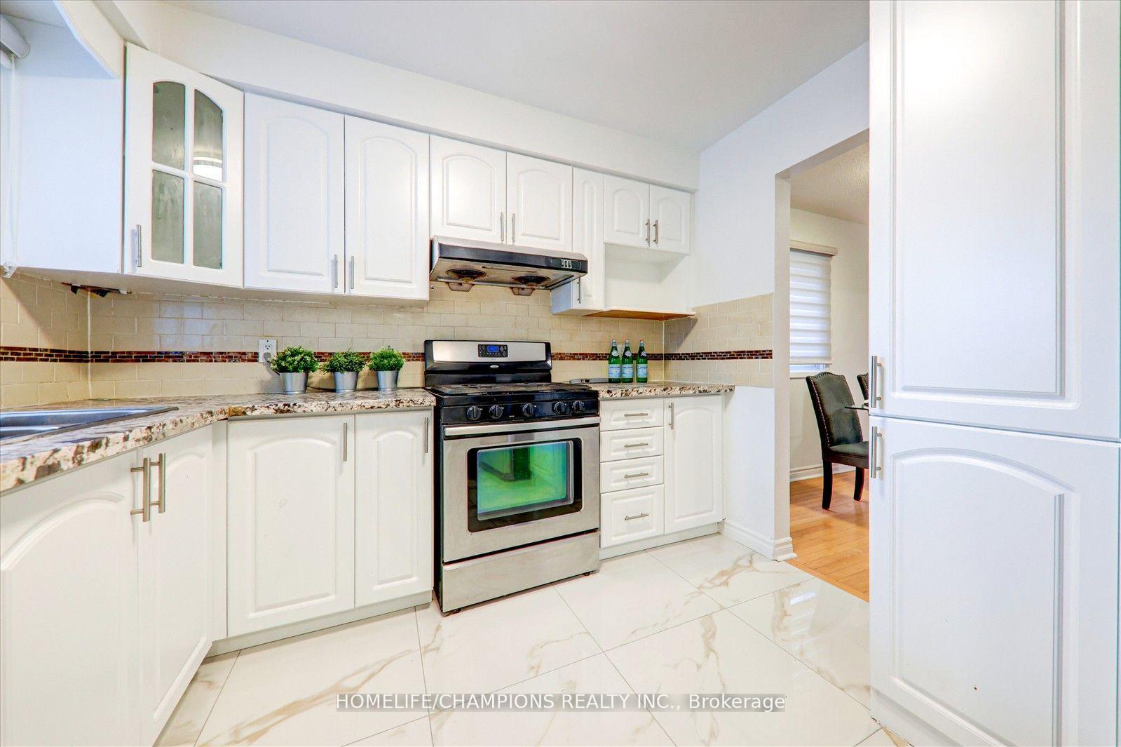 Photo 3 of 4 Croxley Green Drive, Markham, Milliken Mills West — HOMEH