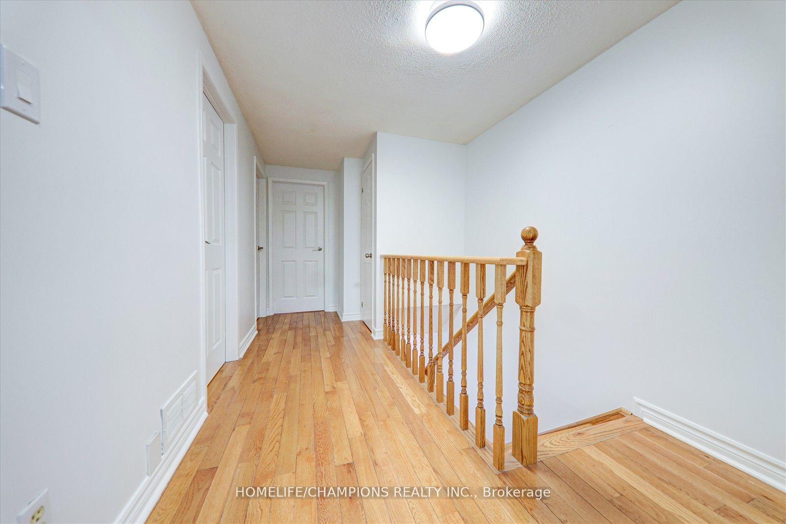 Photo 8 of 4 Croxley Green Drive, Markham, Milliken Mills West — HOMEH