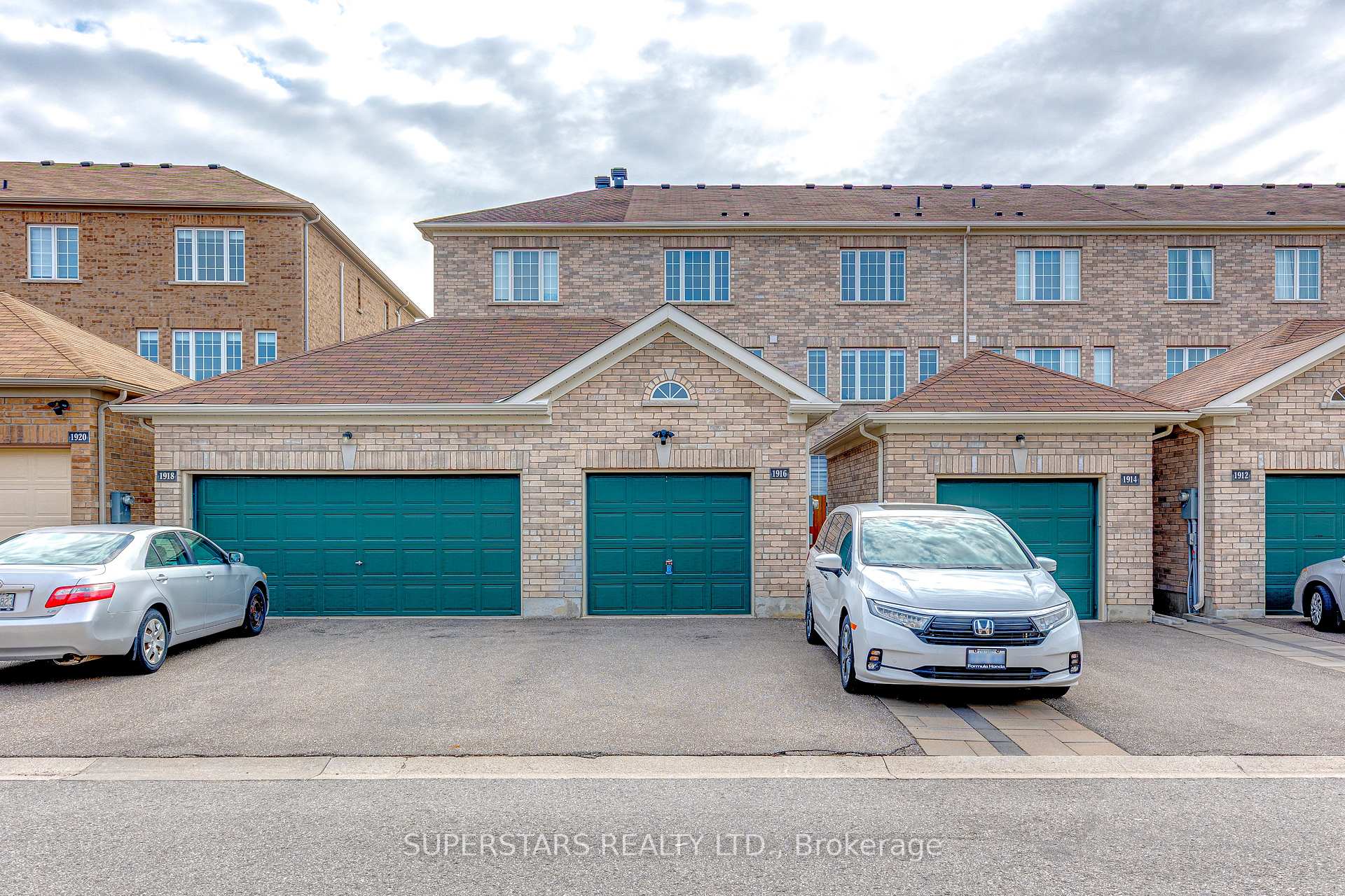 Photo 2 of 1916 Donald Cousens Parkway, Markham, Cornell — HOMEH