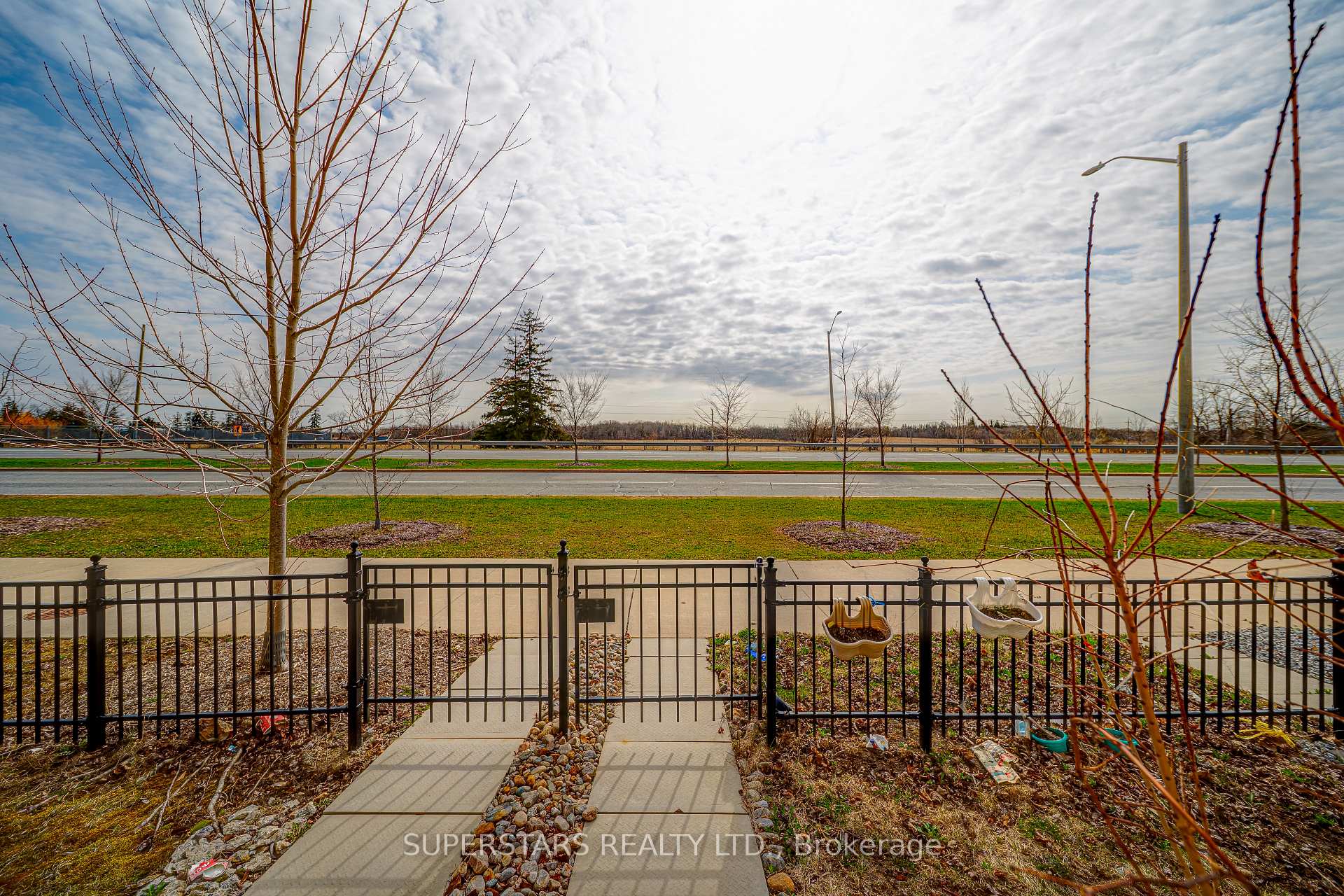 Photo 24 of 1916 Donald Cousens Parkway, Markham, Cornell — HOMEH