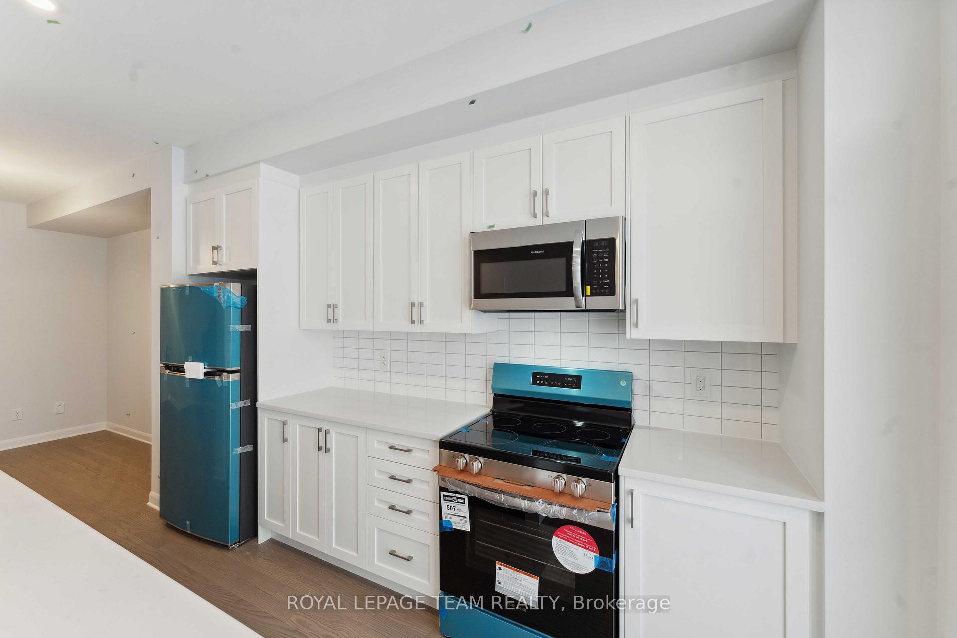 Photo 12 of 132 Invention Boulevard, Ottawa, Kanata - Morgan's Grant/South March — HOMEH