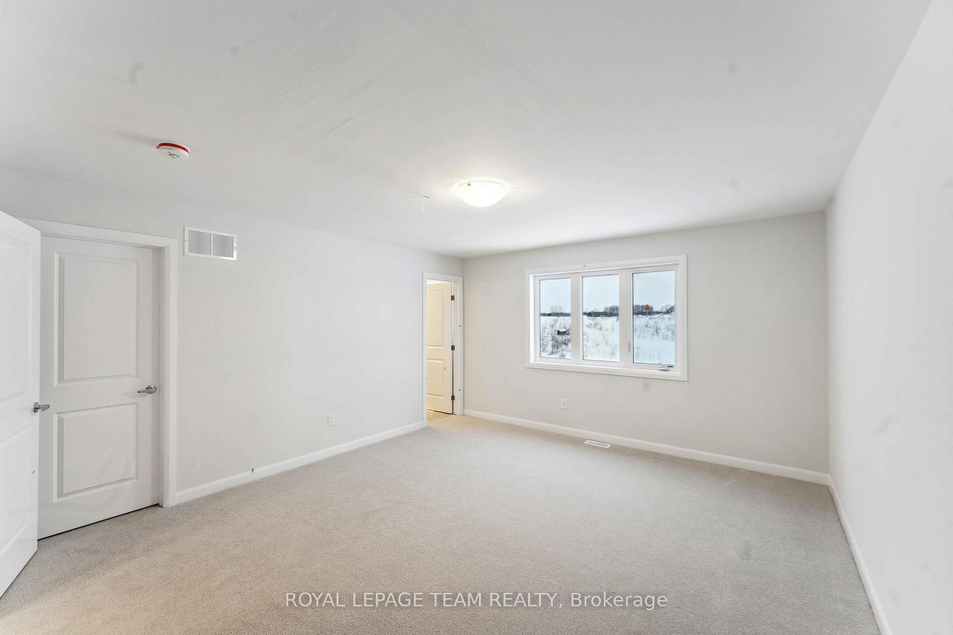Photo 17 of 132 Invention Boulevard, Ottawa, Kanata - Morgan's Grant/South March — HOMEH