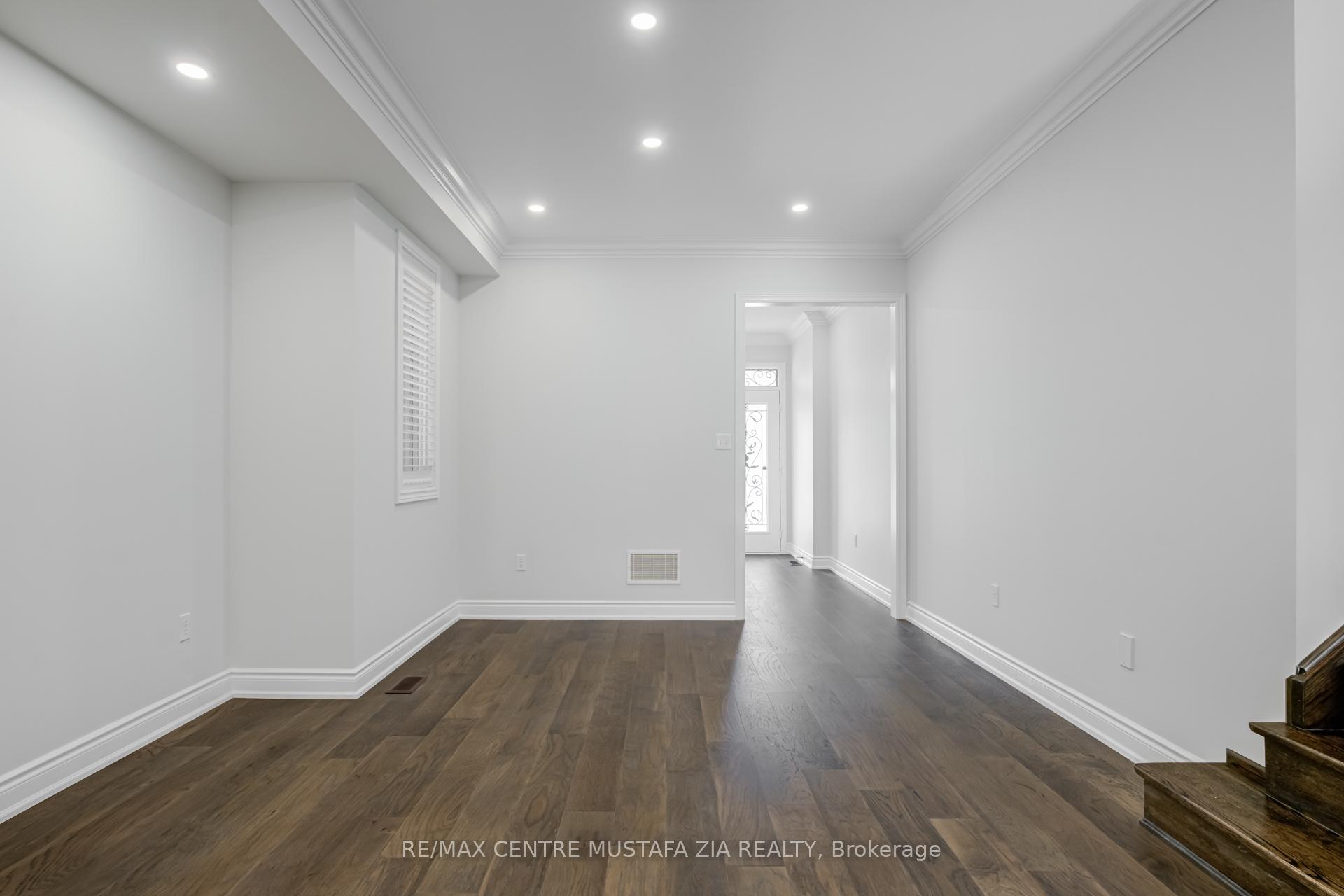 Photo 10 of 562 Nairn Circle, Milton, Scott — HOMEH