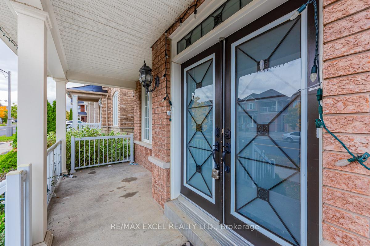 Photo 2 of 129 Oakborough Drive, Markham, Box Grove — HOMEH