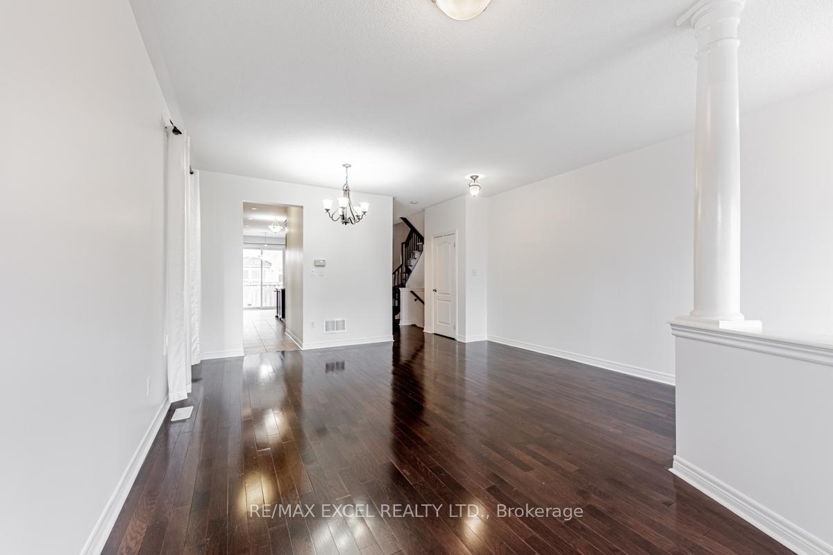 Photo 5 of 129 Oakborough Drive, Markham, Box Grove — HOMEH