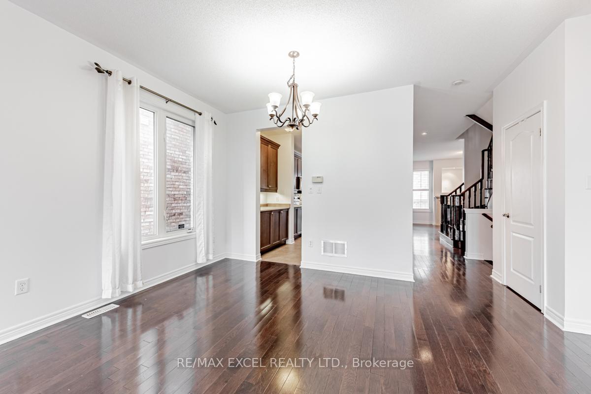 Photo 6 of 129 Oakborough Drive, Markham, Box Grove — HOMEH