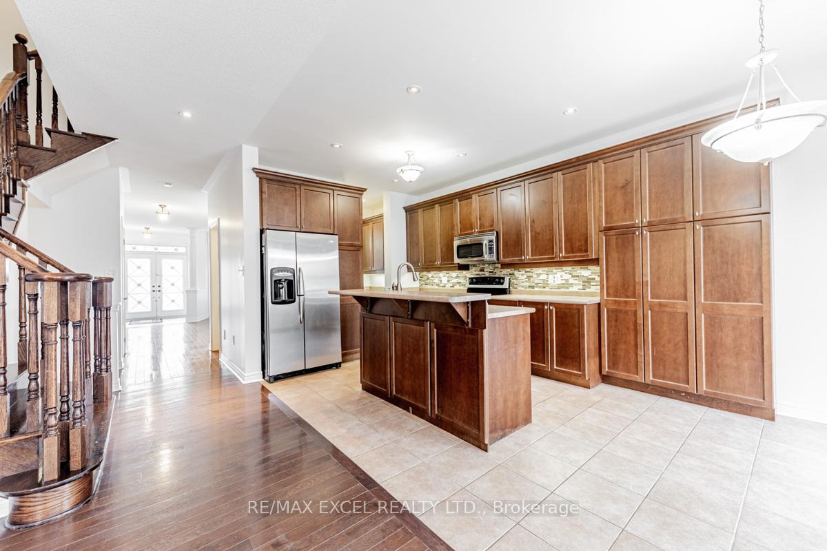 Photo 8 of 129 Oakborough Drive, Markham, Box Grove — HOMEH