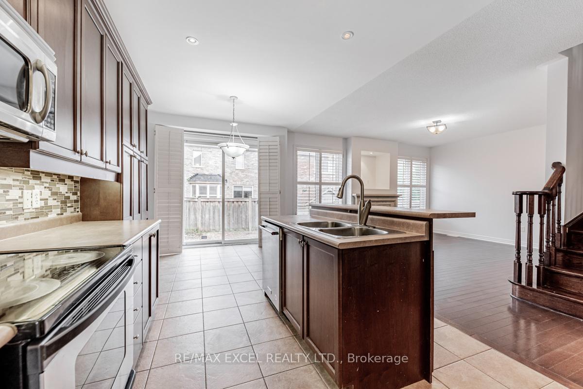 Photo 11 of 129 Oakborough Drive, Markham, Box Grove — HOMEH