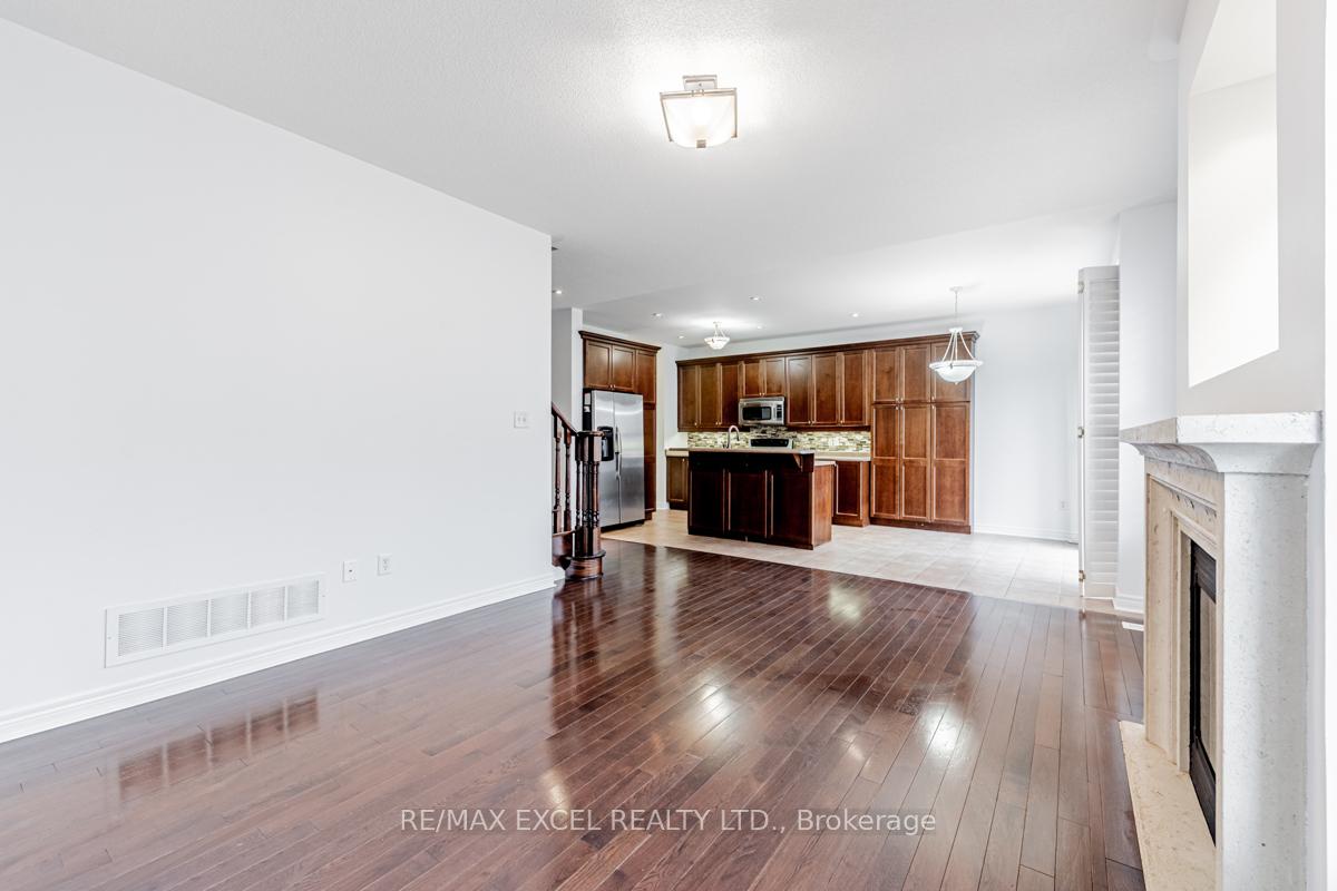 Photo 13 of 129 Oakborough Drive, Markham, Box Grove — HOMEH