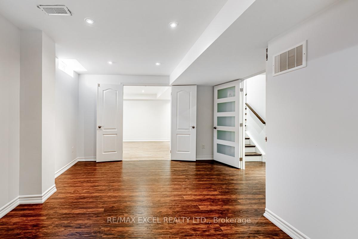 Photo 33 of 129 Oakborough Drive, Markham, Box Grove — HOMEH