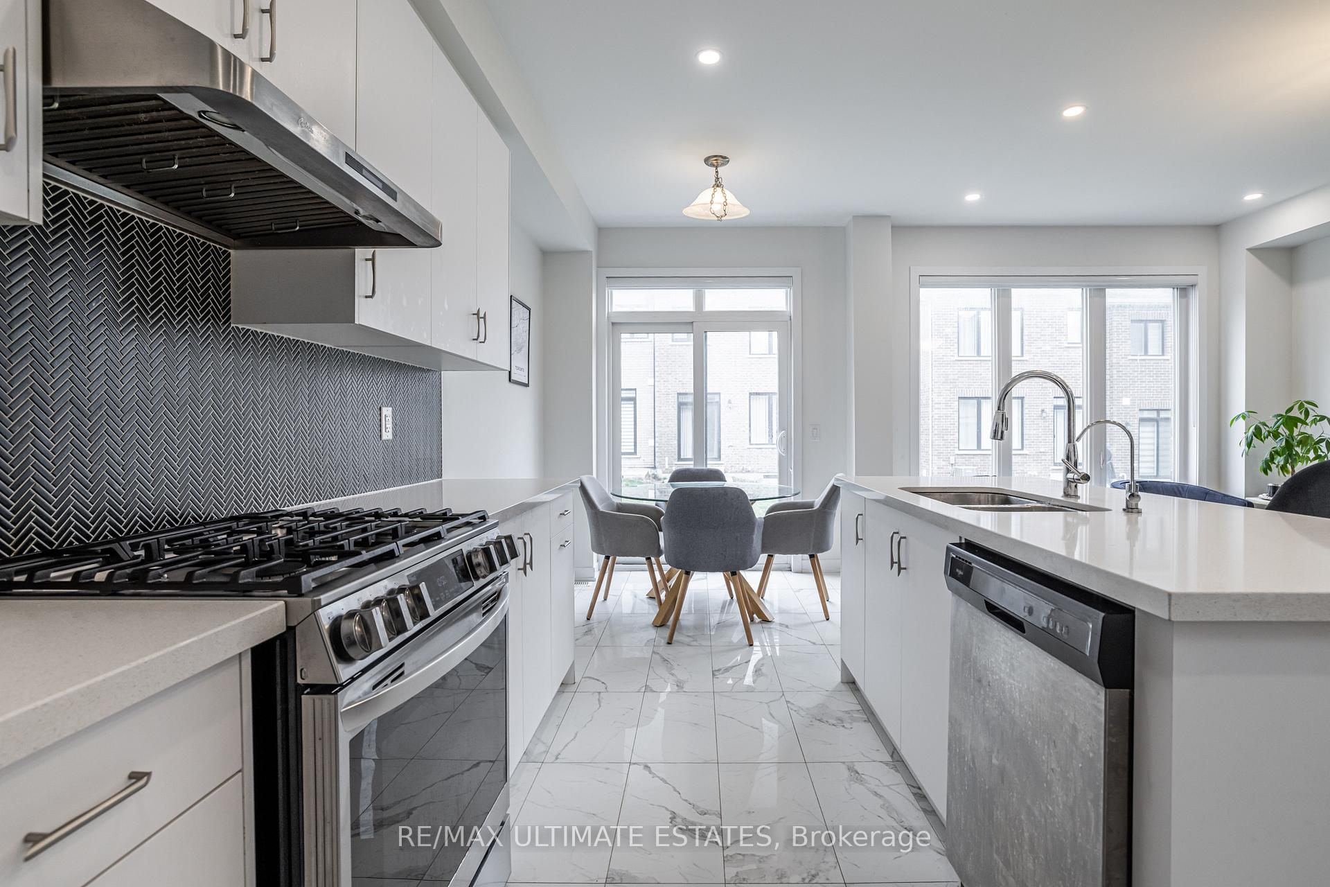 Photo 5 of 41 Harvey Bunker Crescent, Markham, Angus Glen — HOMEH