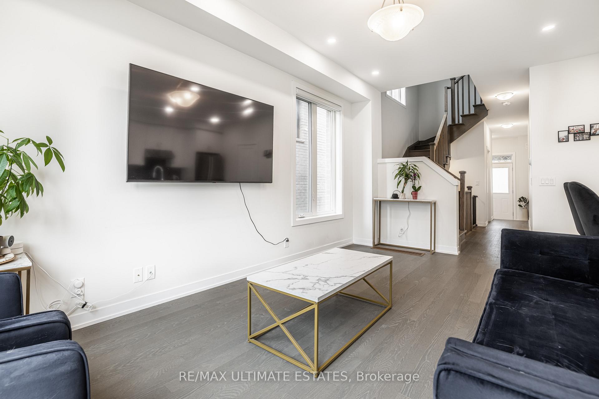 Photo 6 of 41 Harvey Bunker Crescent, Markham, Angus Glen — HOMEH