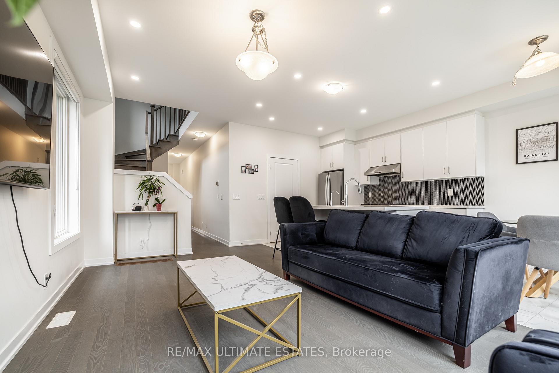 Photo 10 of 41 Harvey Bunker Crescent, Markham, Angus Glen — HOMEH