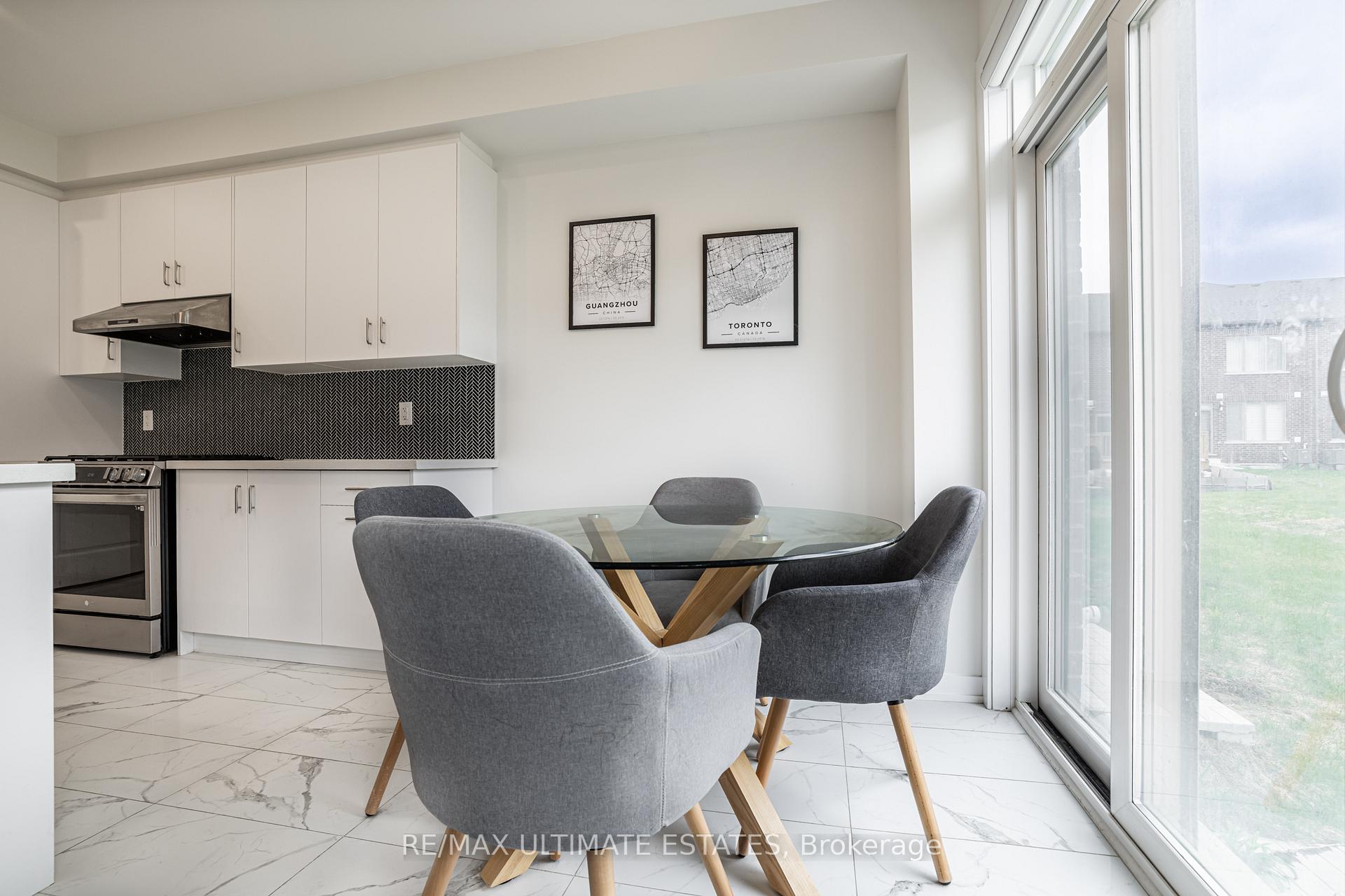 Photo 11 of 41 Harvey Bunker Crescent, Markham, Angus Glen — HOMEH