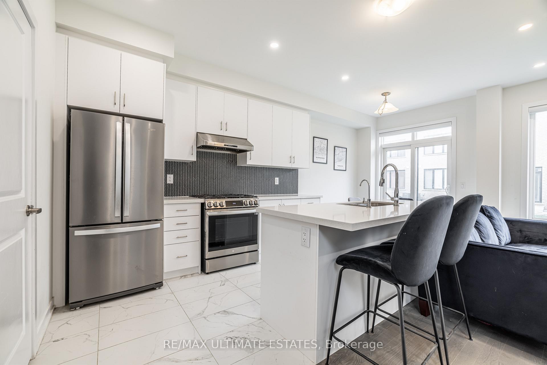 Photo 13 of 41 Harvey Bunker Crescent, Markham, Angus Glen — HOMEH