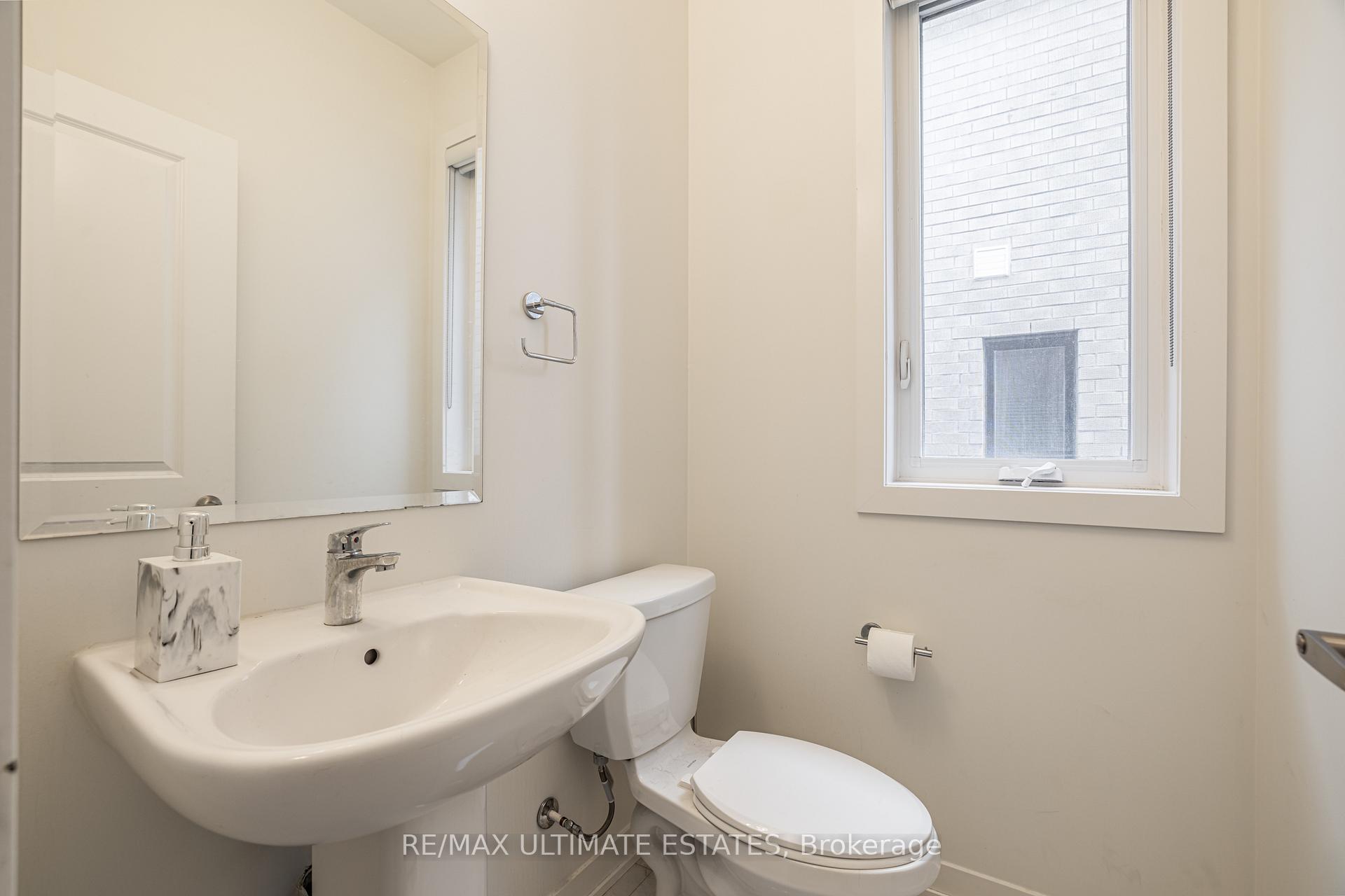Photo 14 of 41 Harvey Bunker Crescent, Markham, Angus Glen — HOMEH
