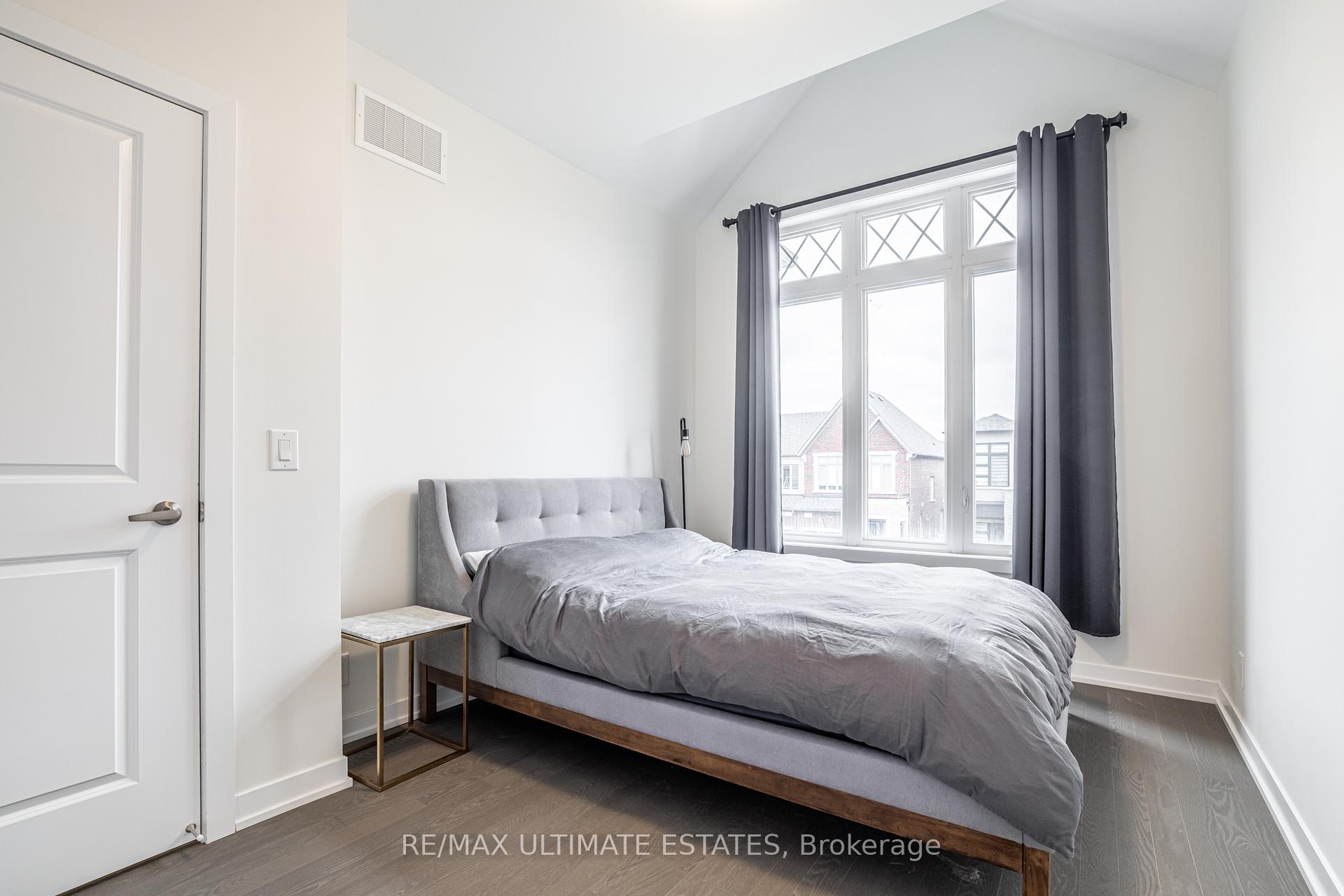 Photo 23 of 41 Harvey Bunker Crescent, Markham, Angus Glen — HOMEH