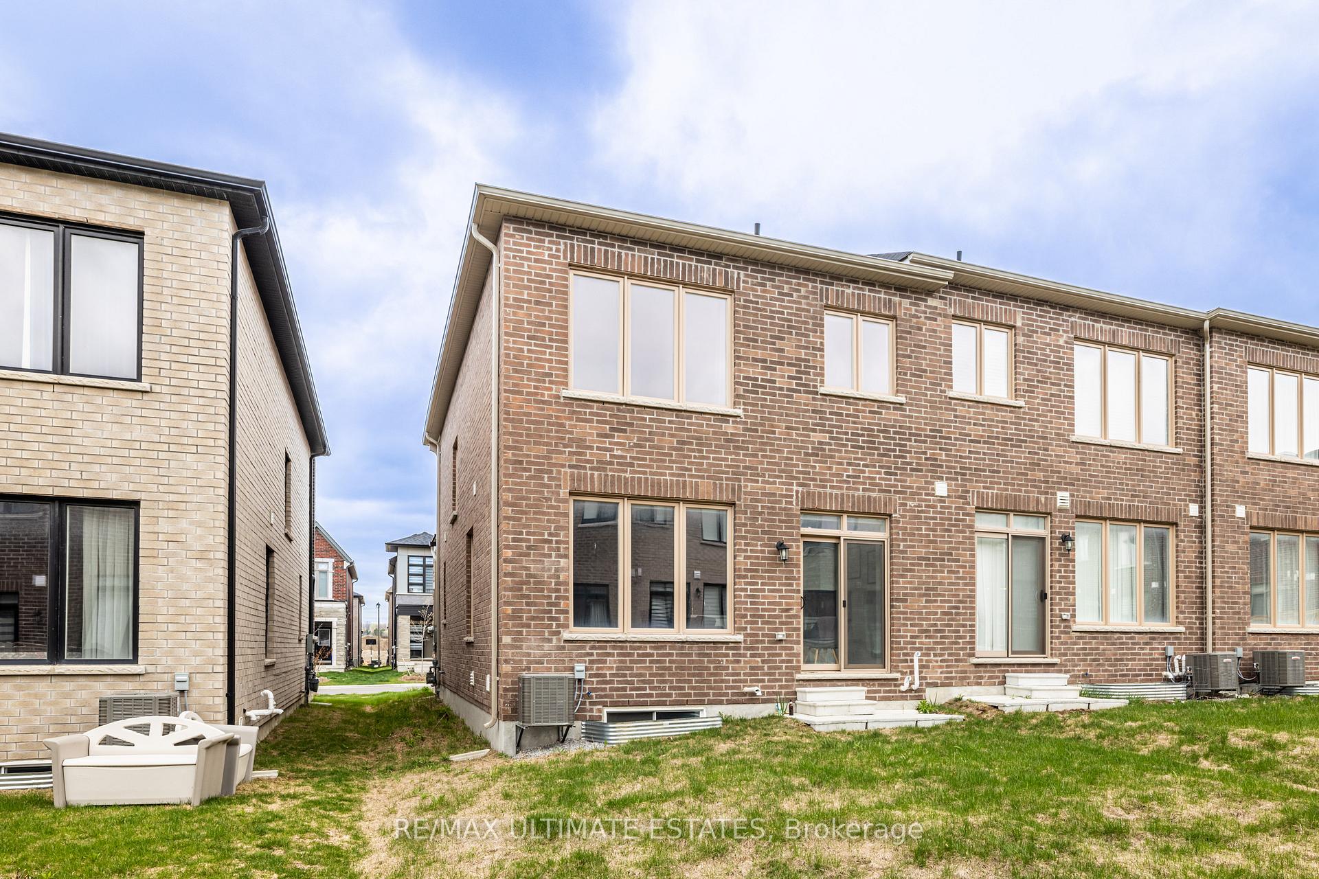 Photo 24 of 41 Harvey Bunker Crescent, Markham, Angus Glen — HOMEH