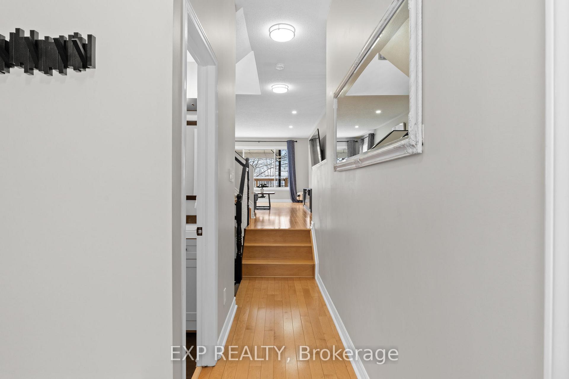 Photo 5 of 65 Sheppard's Glen Avenue, Ottawa, Kanata - Emerald Meadows/Trailwest — HOMEH