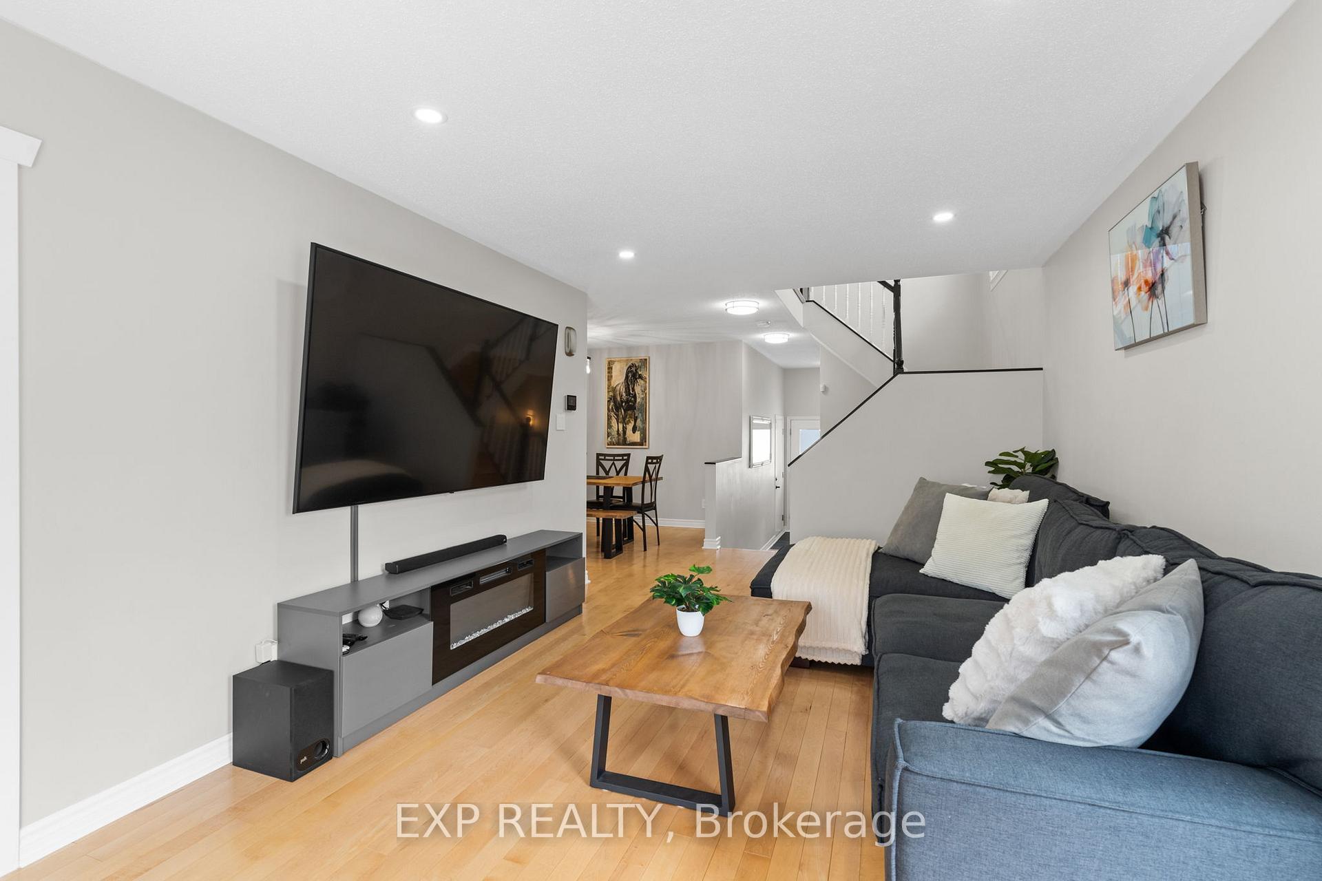 Photo 9 of 65 Sheppard's Glen Avenue, Ottawa, Kanata - Emerald Meadows/Trailwest — HOMEH