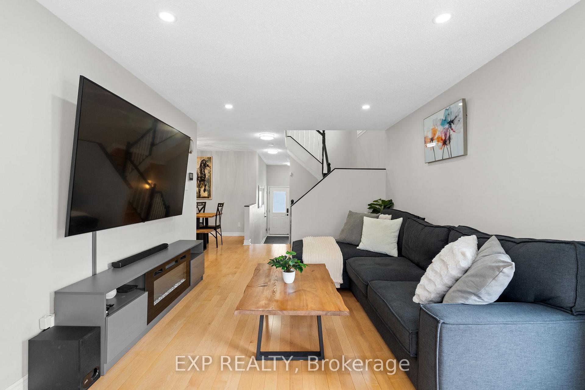 Photo 10 of 65 Sheppard's Glen Avenue, Ottawa, Kanata - Emerald Meadows/Trailwest — HOMEH