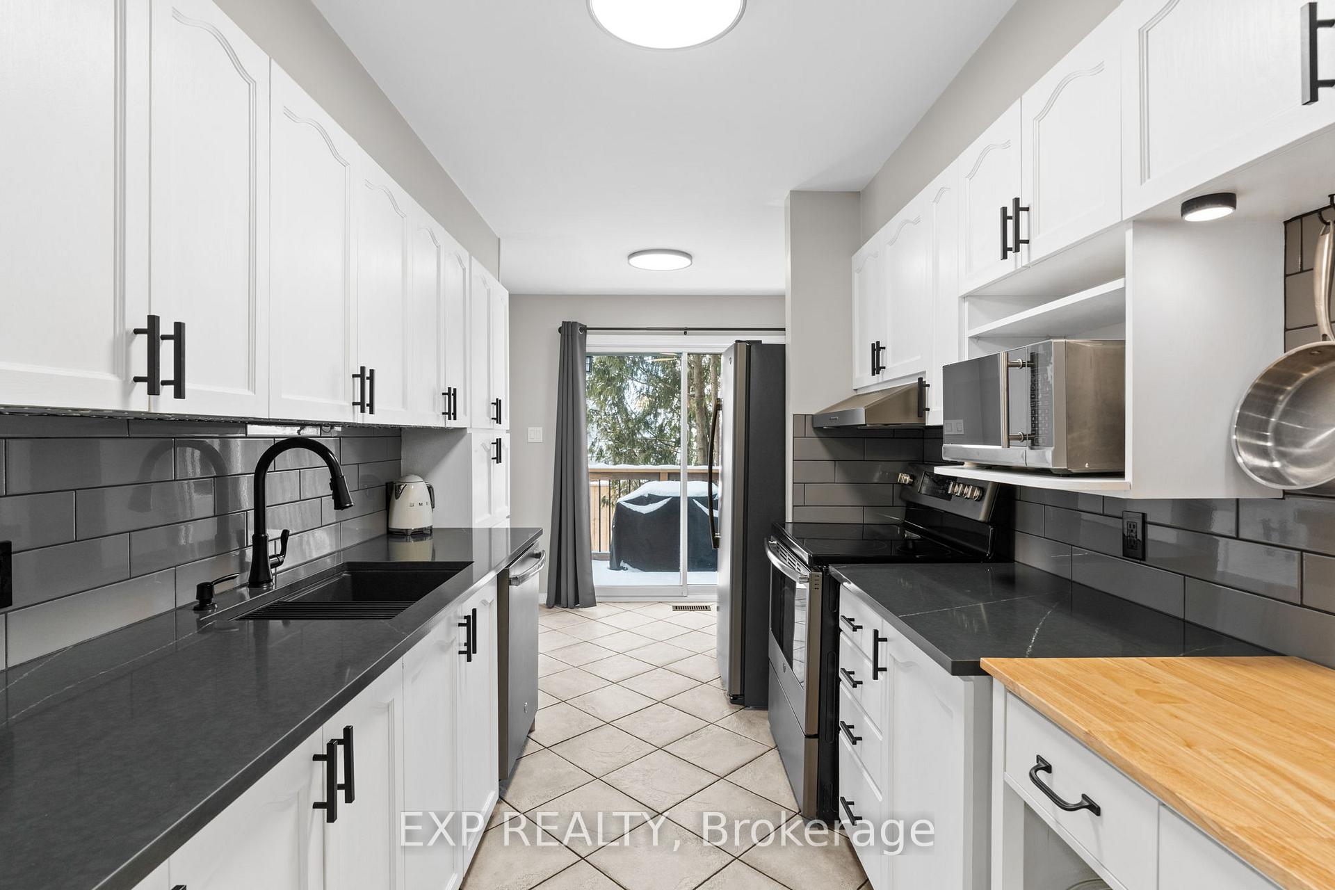 Photo 13 of 65 Sheppard's Glen Avenue, Ottawa, Kanata - Emerald Meadows/Trailwest — HOMEH