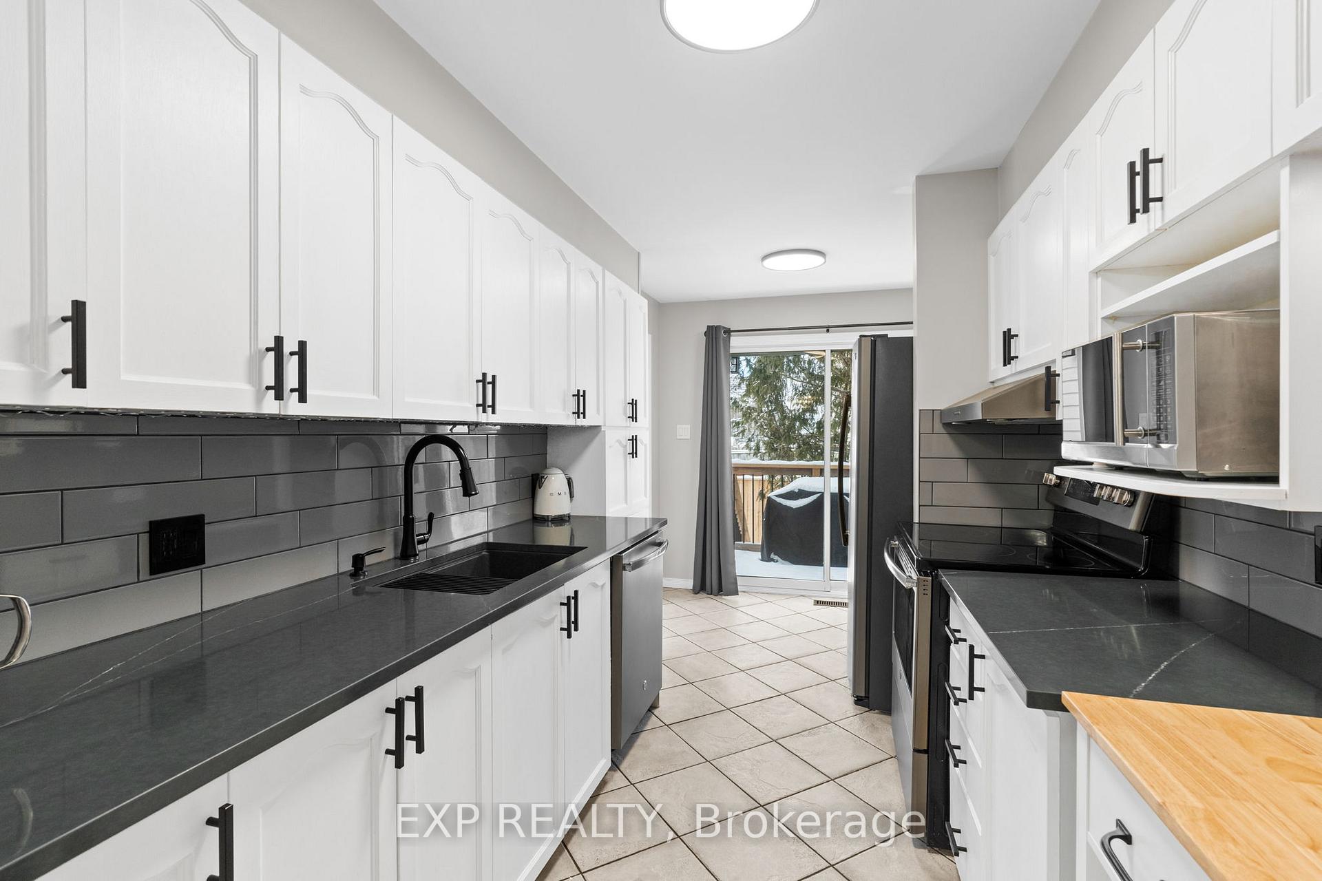 Photo 14 of 65 Sheppard's Glen Avenue, Ottawa, Kanata - Emerald Meadows/Trailwest — HOMEH