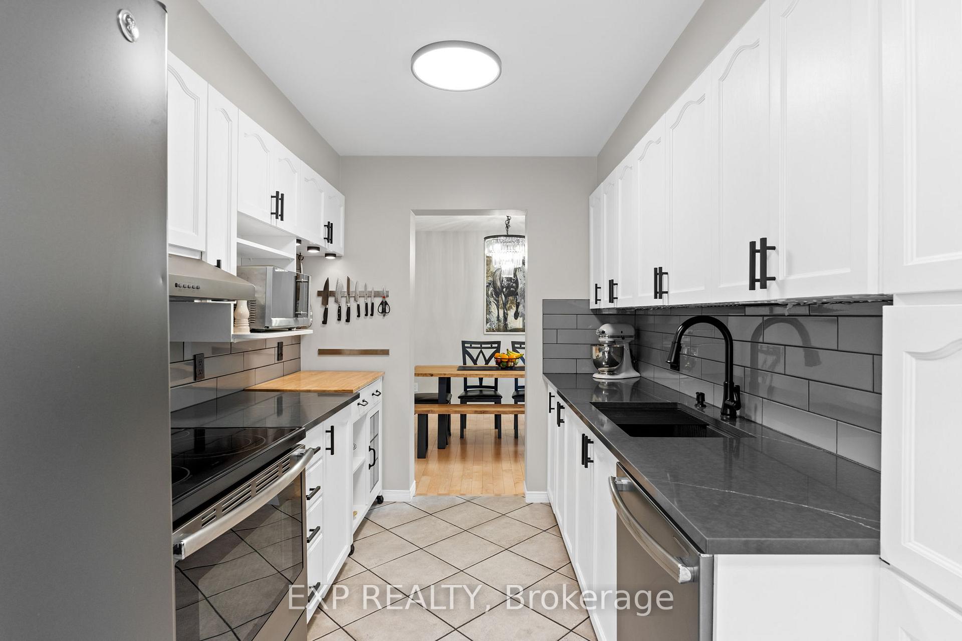 Photo 15 of 65 Sheppard's Glen Avenue, Ottawa, Kanata - Emerald Meadows/Trailwest — HOMEH