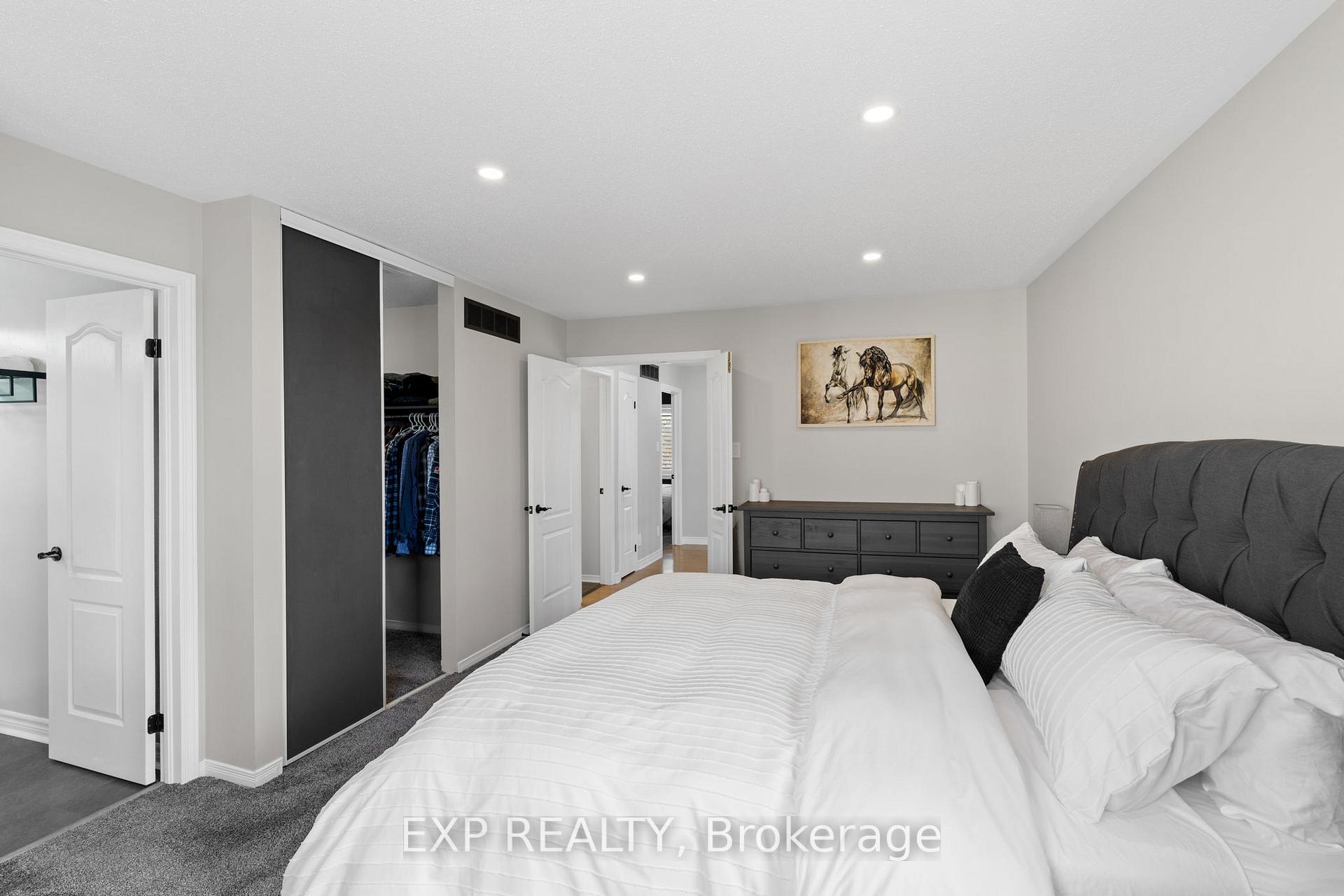 Photo 21 of 65 Sheppard's Glen Avenue, Ottawa, Kanata - Emerald Meadows/Trailwest — HOMEH