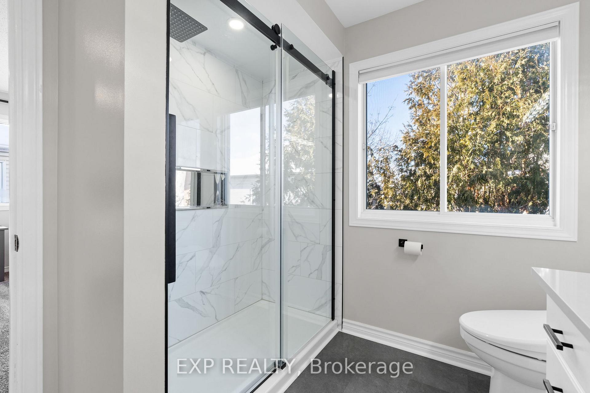 Photo 24 of 65 Sheppard's Glen Avenue, Ottawa, Kanata - Emerald Meadows/Trailwest — HOMEH