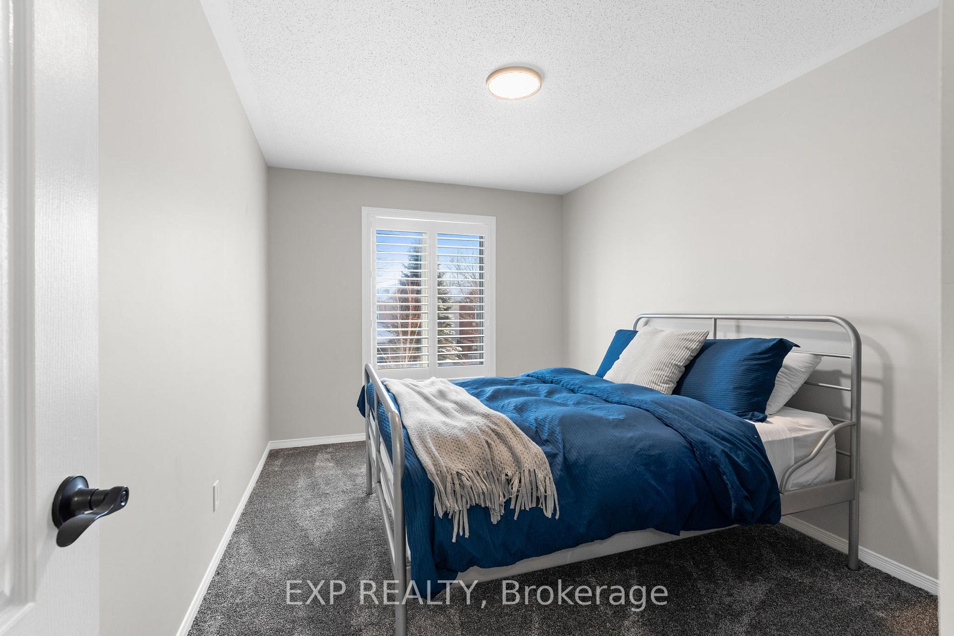 Photo 26 of 65 Sheppard's Glen Avenue, Ottawa, Kanata - Emerald Meadows/Trailwest — HOMEH