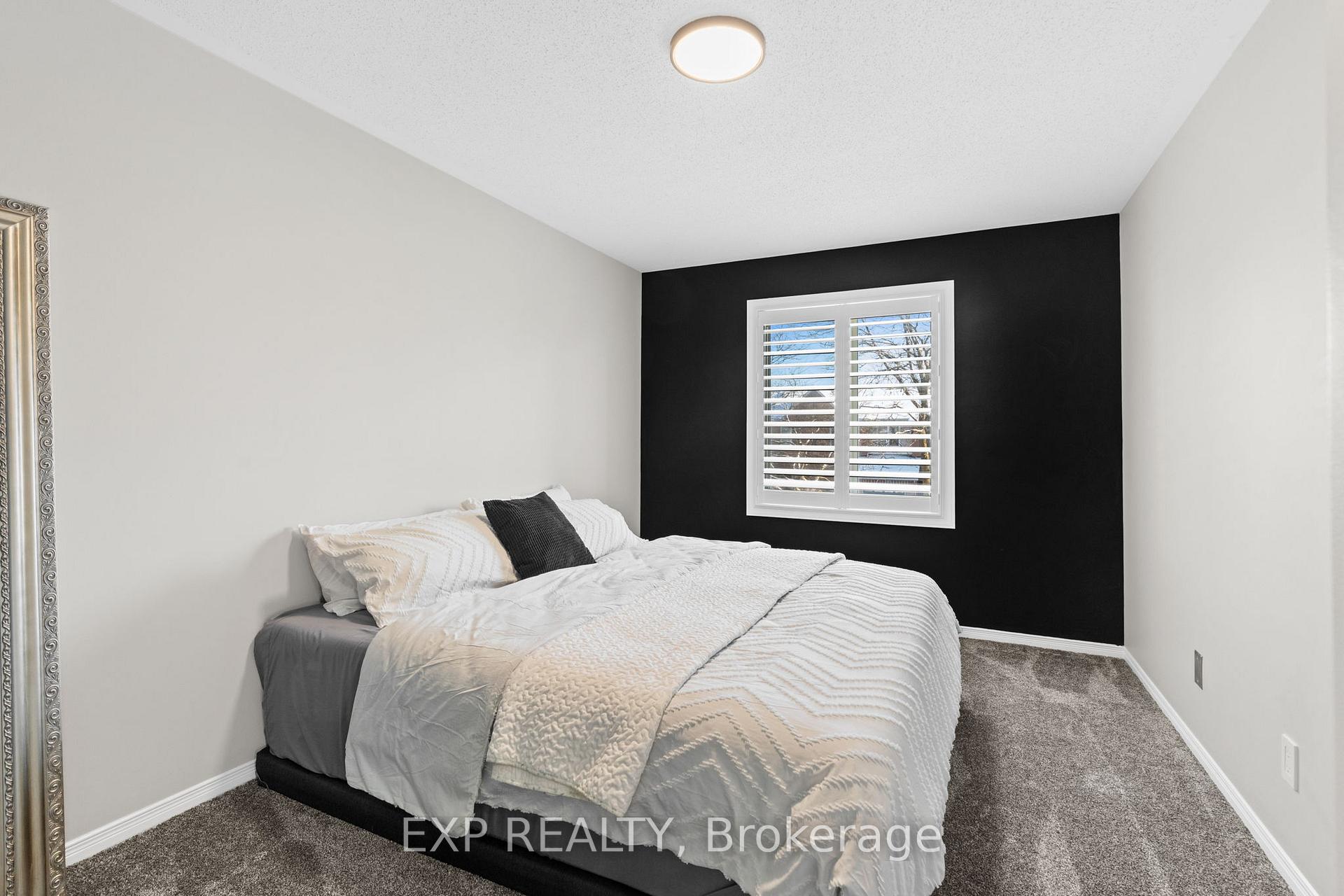 Photo 28 of 65 Sheppard's Glen Avenue, Ottawa, Kanata - Emerald Meadows/Trailwest — HOMEH