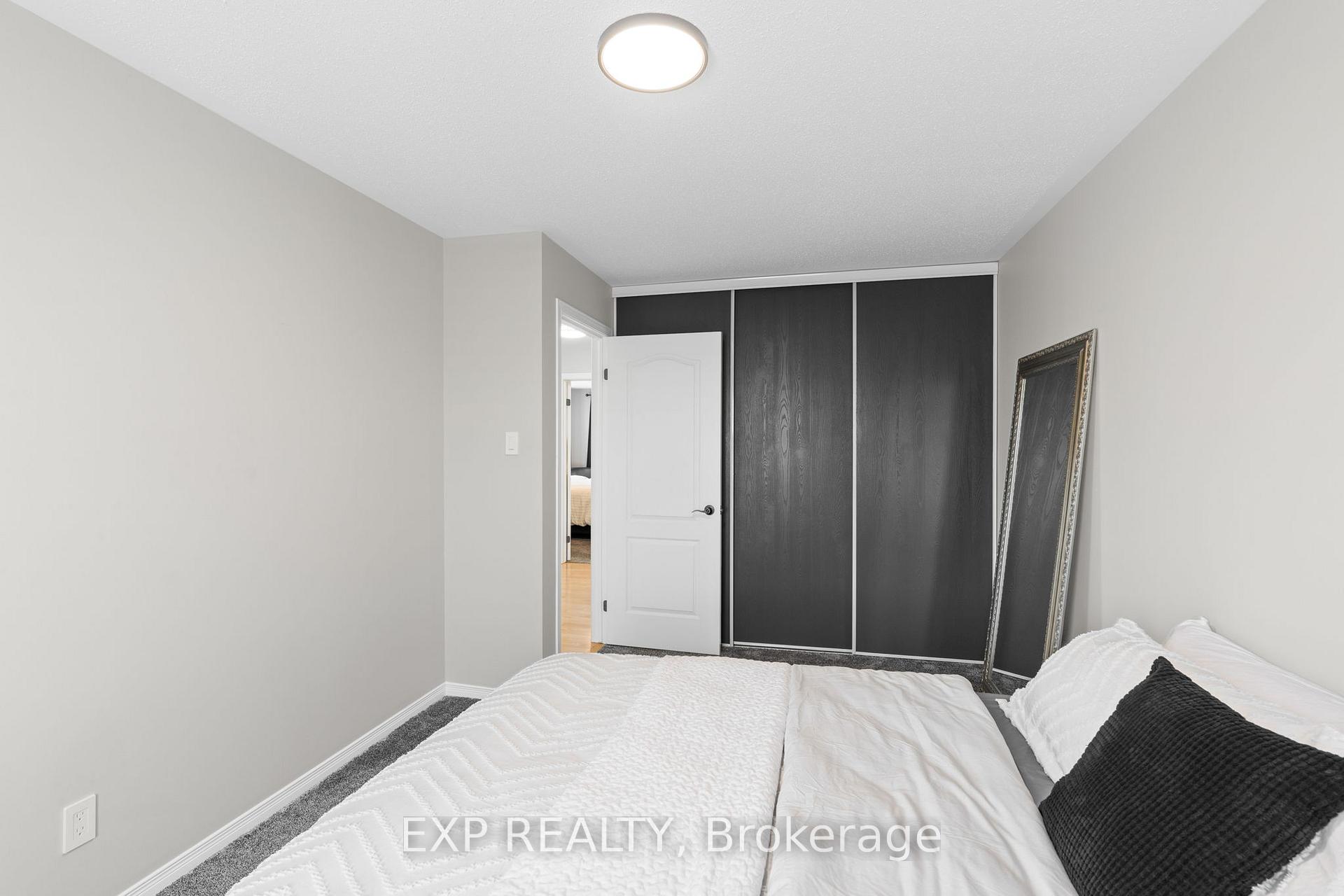 Photo 29 of 65 Sheppard's Glen Avenue, Ottawa, Kanata - Emerald Meadows/Trailwest — HOMEH