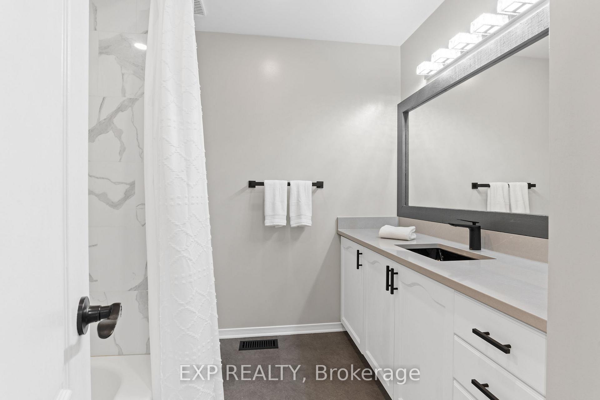 Photo 30 of 65 Sheppard's Glen Avenue, Ottawa, Kanata - Emerald Meadows/Trailwest — HOMEH