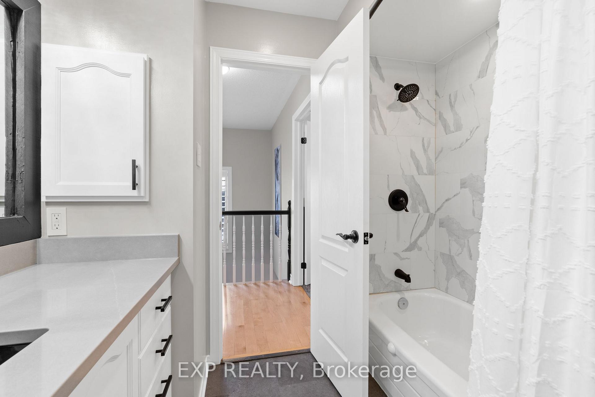 Photo 31 of 65 Sheppard's Glen Avenue, Ottawa, Kanata - Emerald Meadows/Trailwest — HOMEH