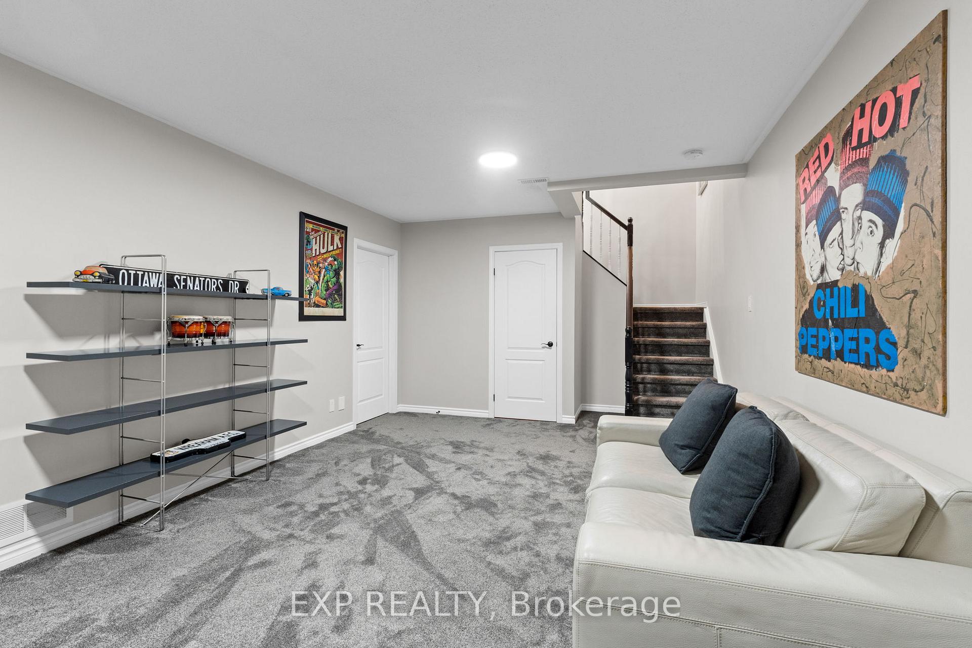 Photo 33 of 65 Sheppard's Glen Avenue, Ottawa, Kanata - Emerald Meadows/Trailwest — HOMEH
