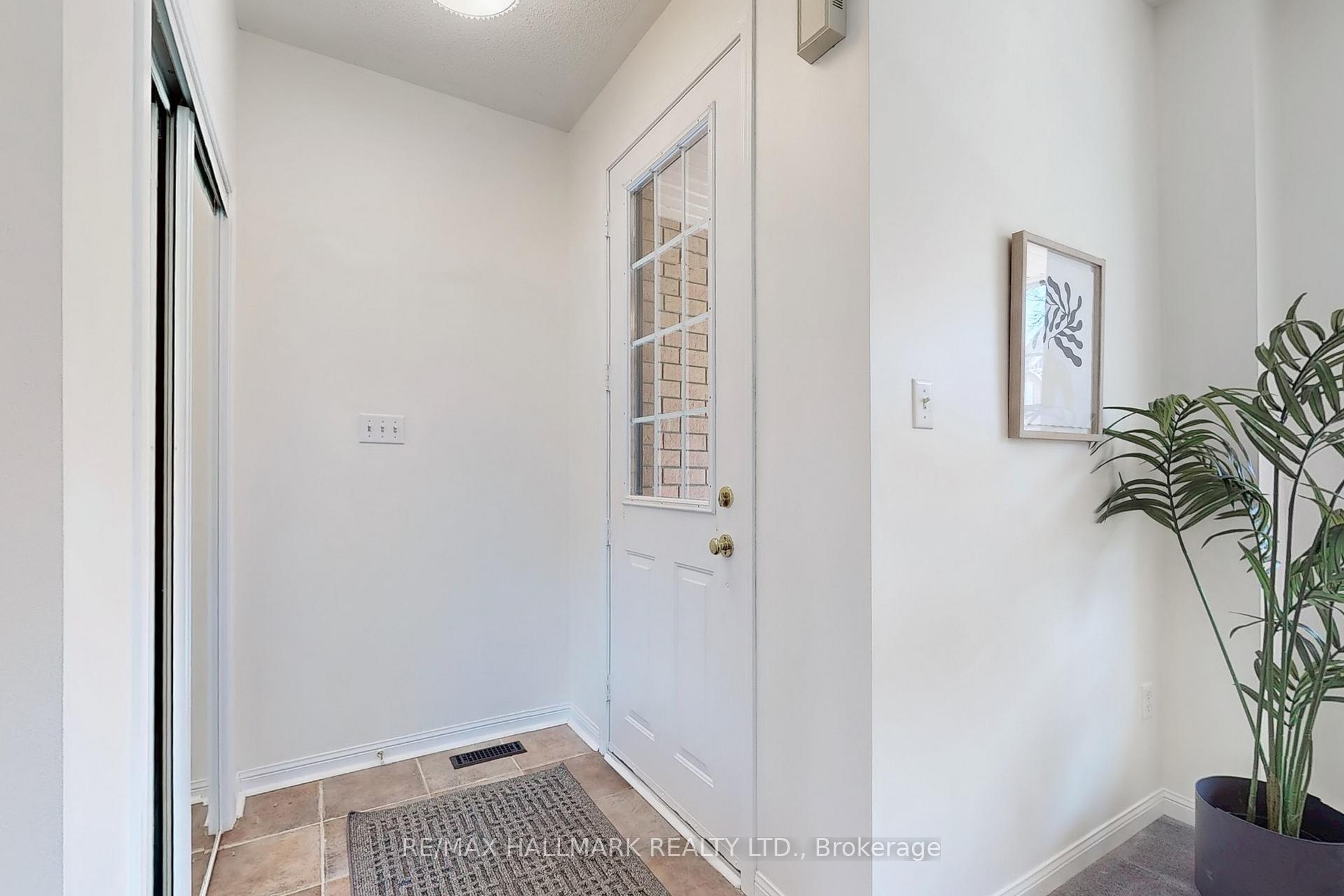 Photo 5 of 40 Cornell Park Avenue, Markham, Cornell — HOMEH