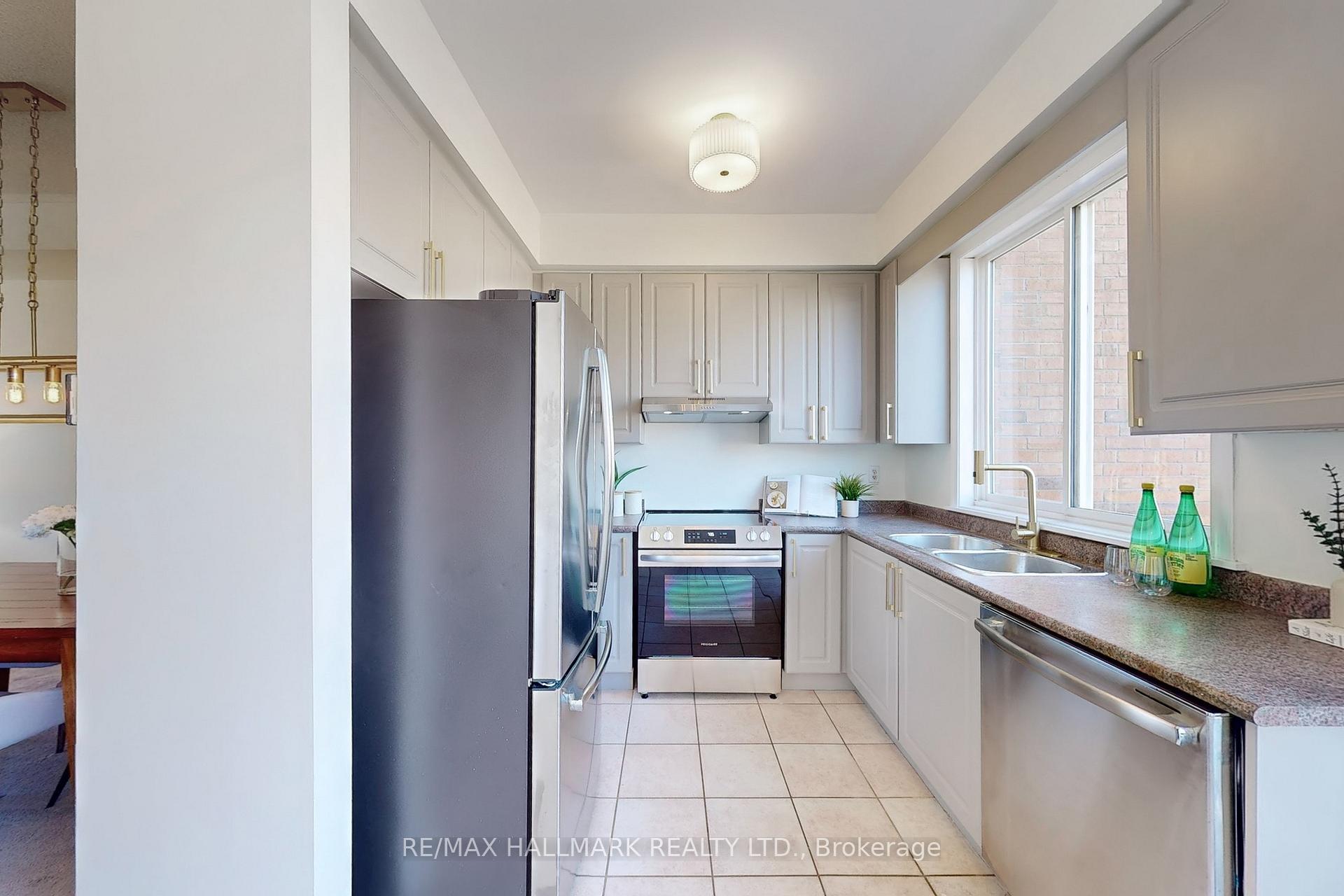 Photo 14 of 40 Cornell Park Avenue, Markham, Cornell — HOMEH