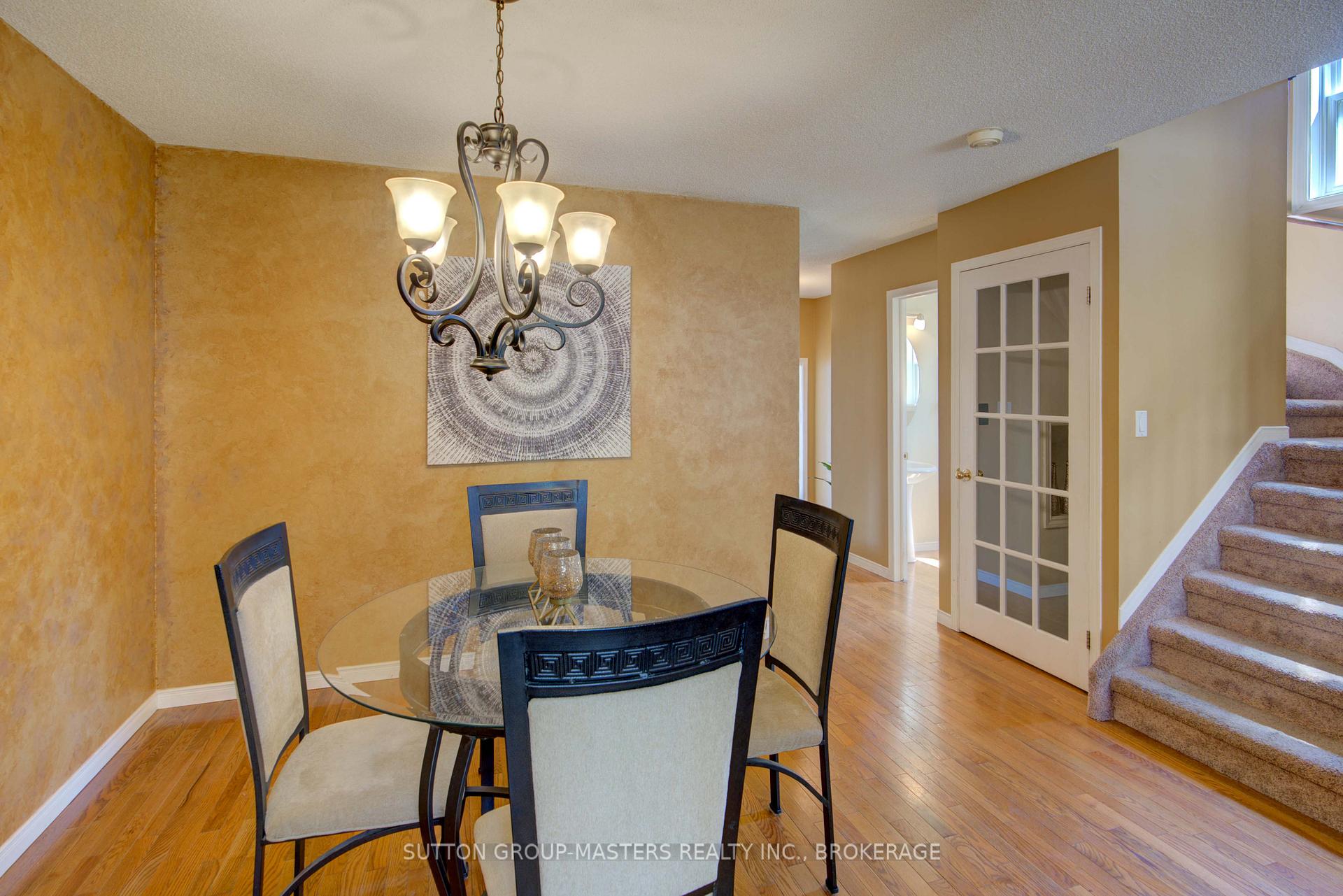 Photo 9 of 570 Barnsley Crescent, Kingston, City Southwest — HOMEH