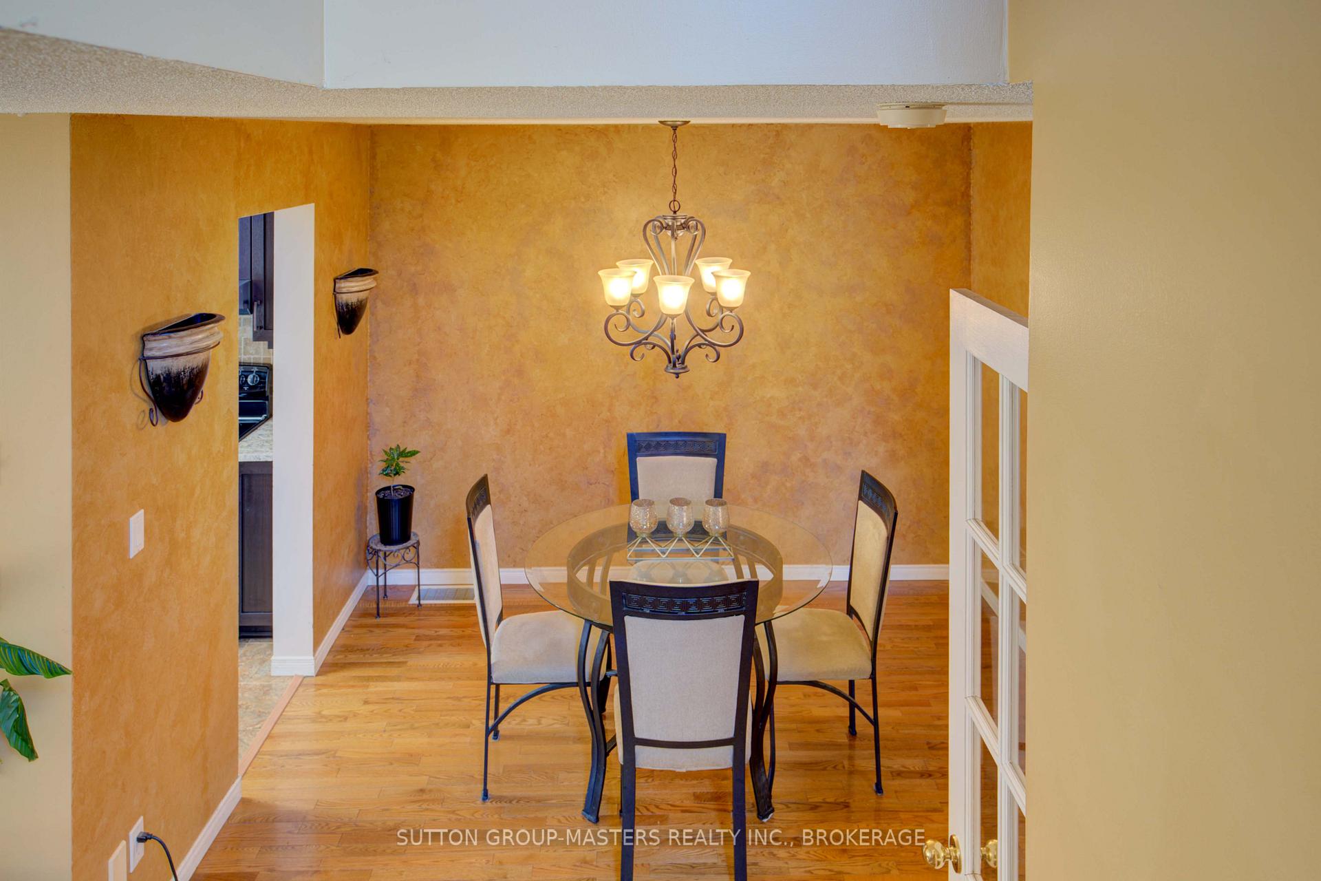 Photo 10 of 570 Barnsley Crescent, Kingston, City Southwest — HOMEH