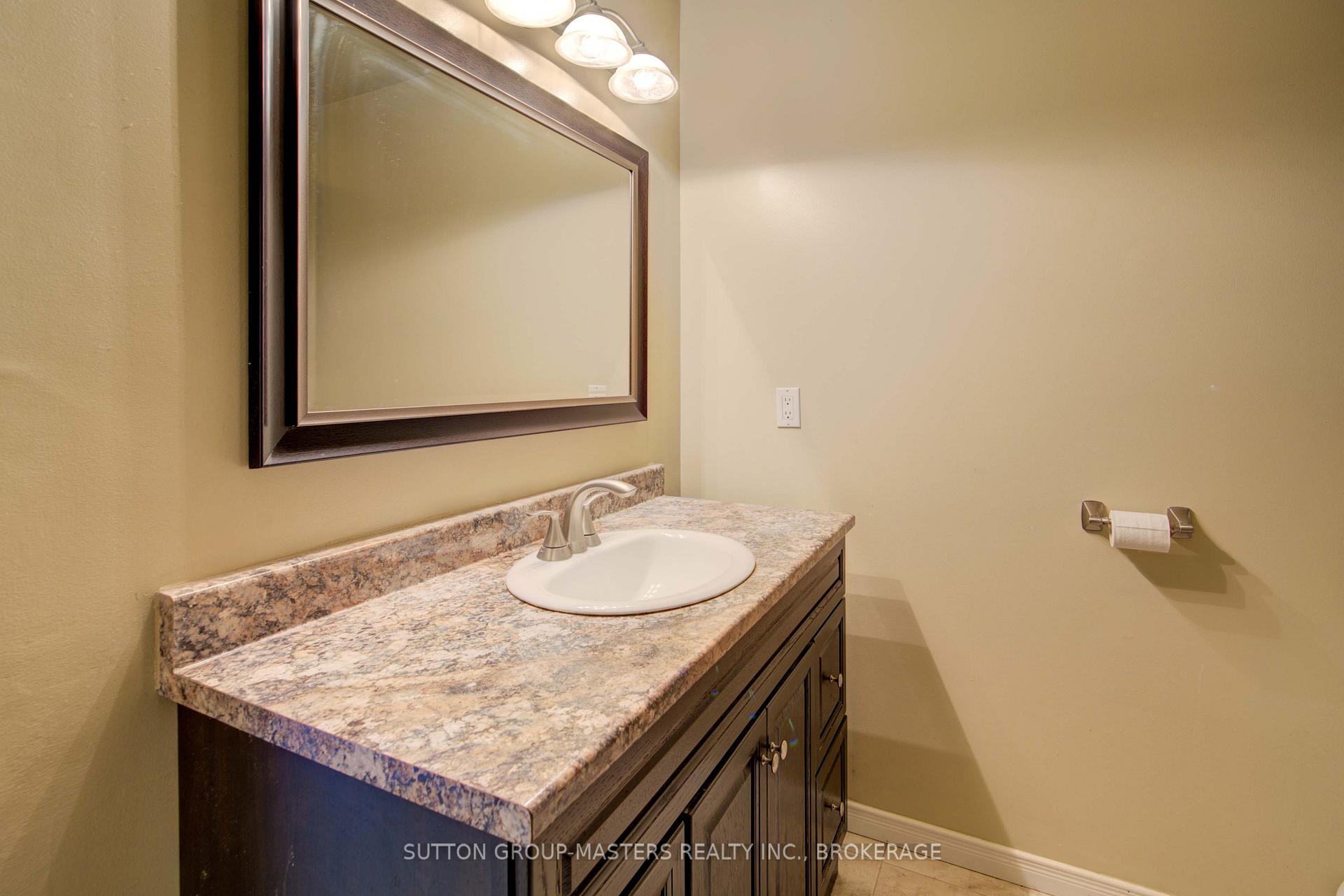 Photo 36 of 570 Barnsley Crescent, Kingston, City Southwest — HOMEH