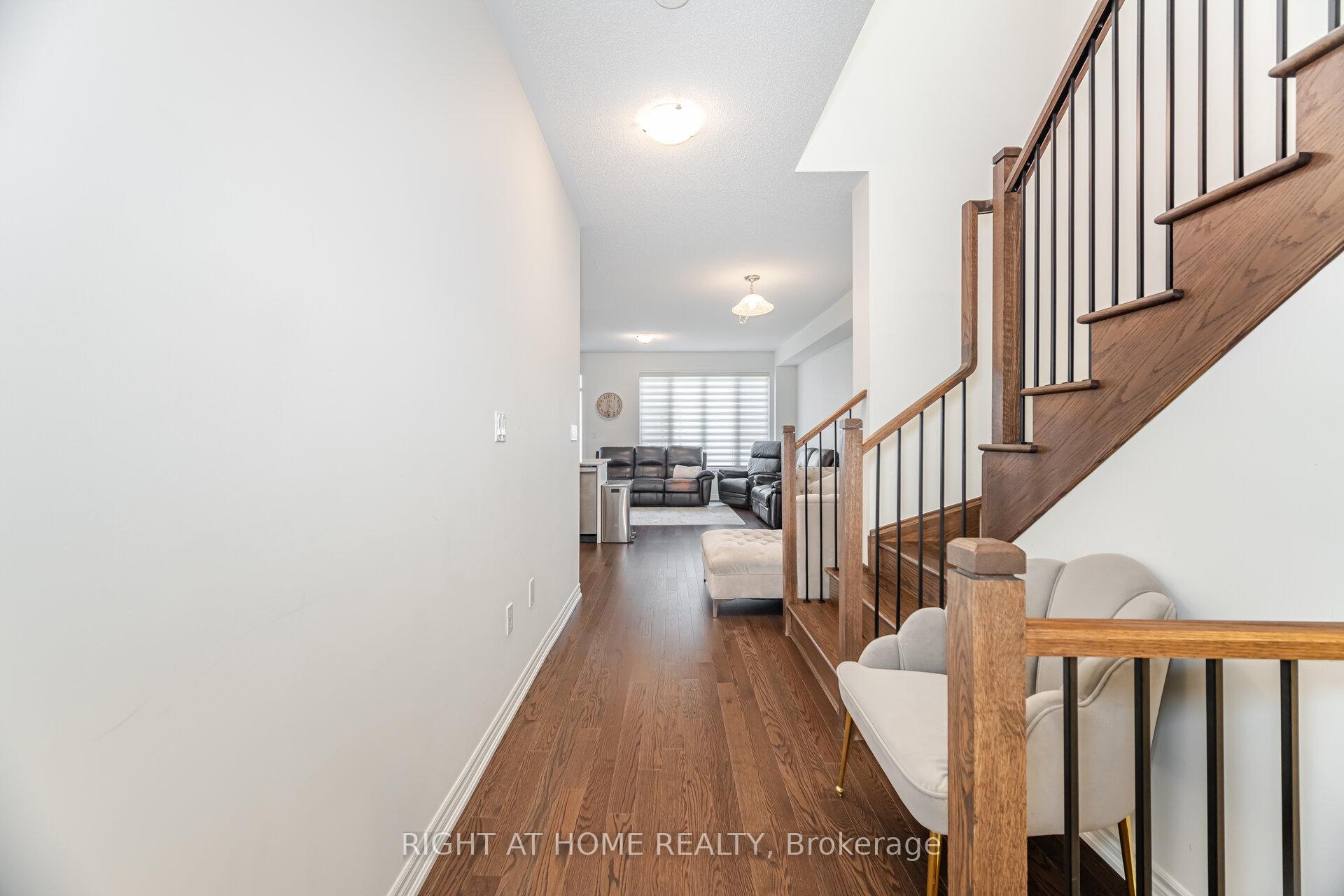 Photo 7 of 462 Celandine Terrace, Milton, Walker — HOMEH