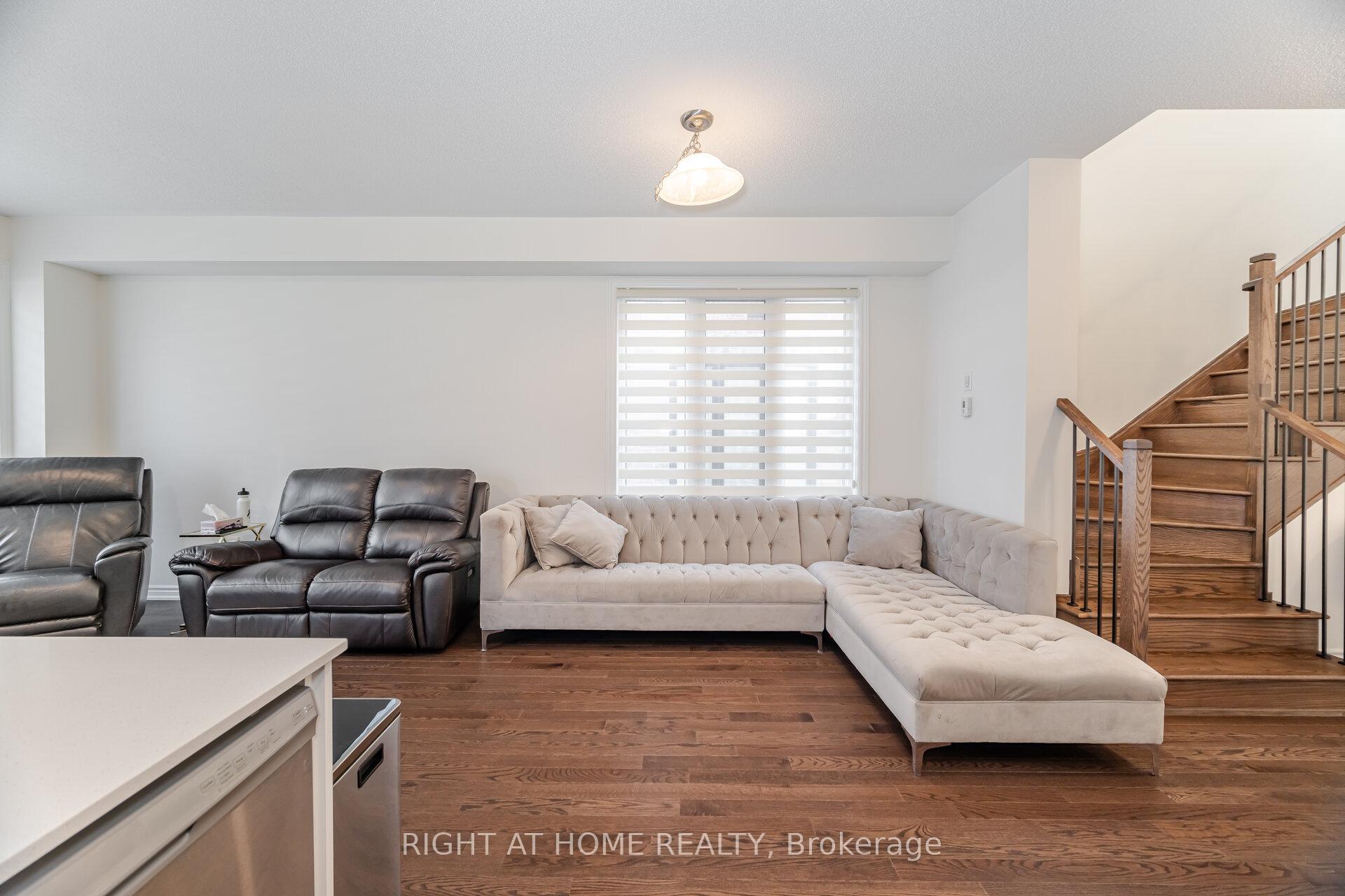 Photo 9 of 462 Celandine Terrace, Milton, Walker — HOMEH